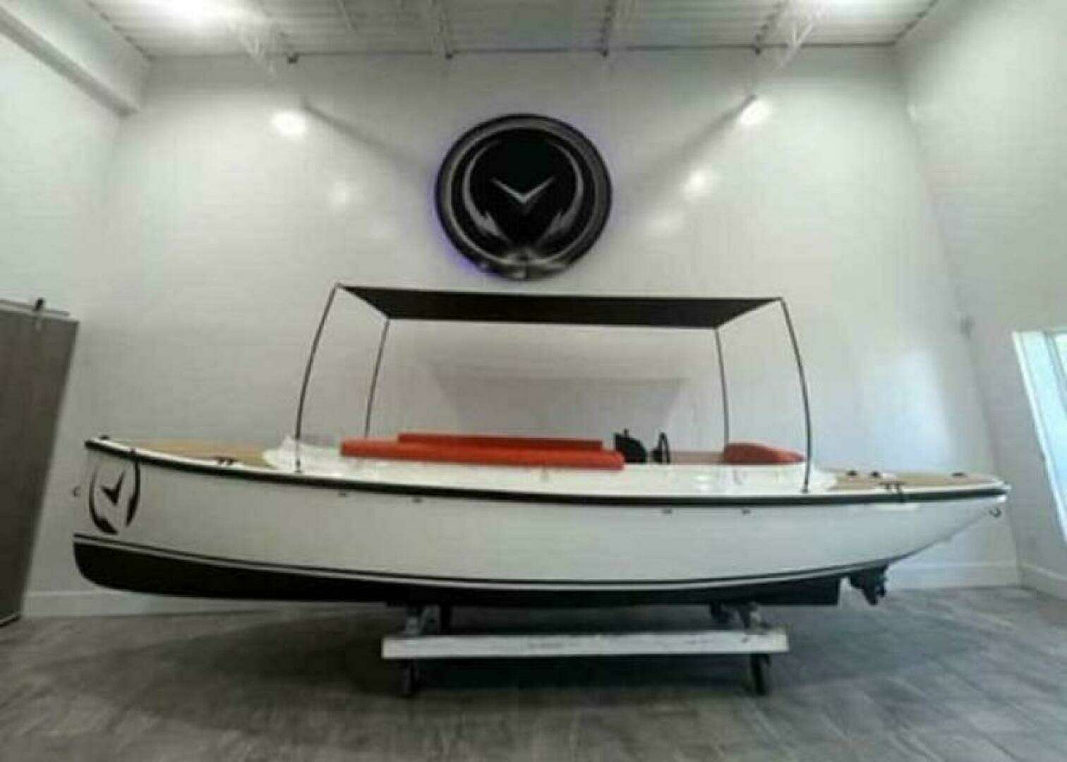 2024 Vision Fantail 217 - Image 7