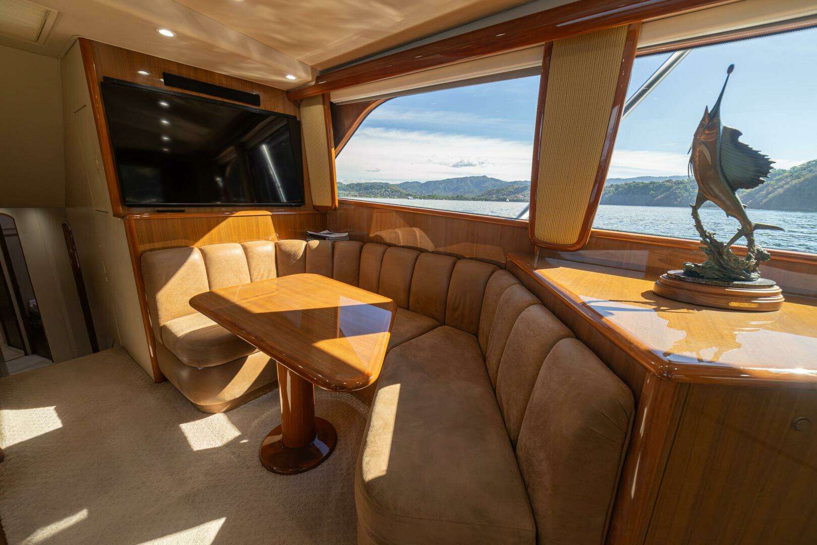 2006 Viking 56 Convertible - Image 4