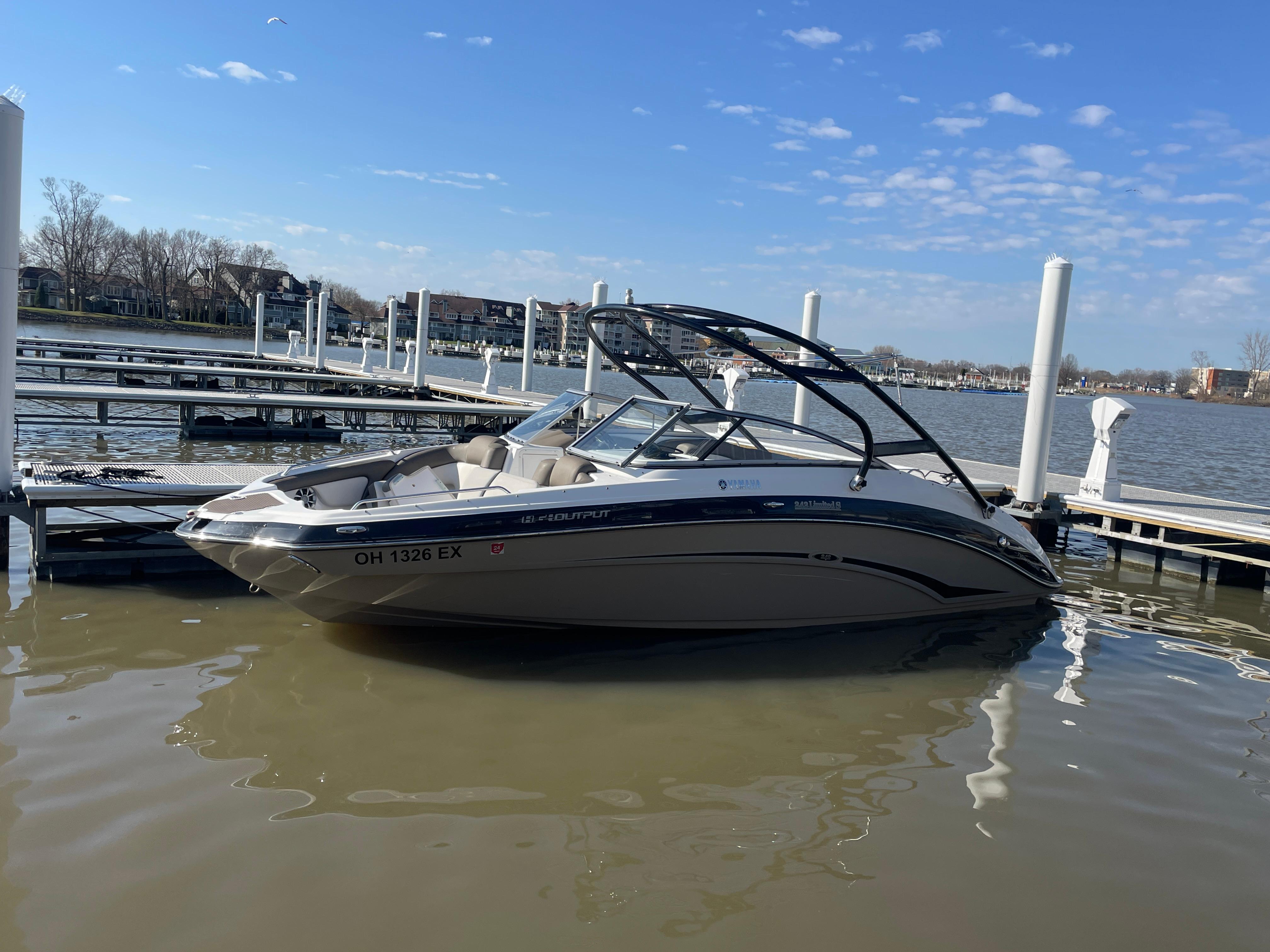 2012 Yamaha Boats 242 Limited S