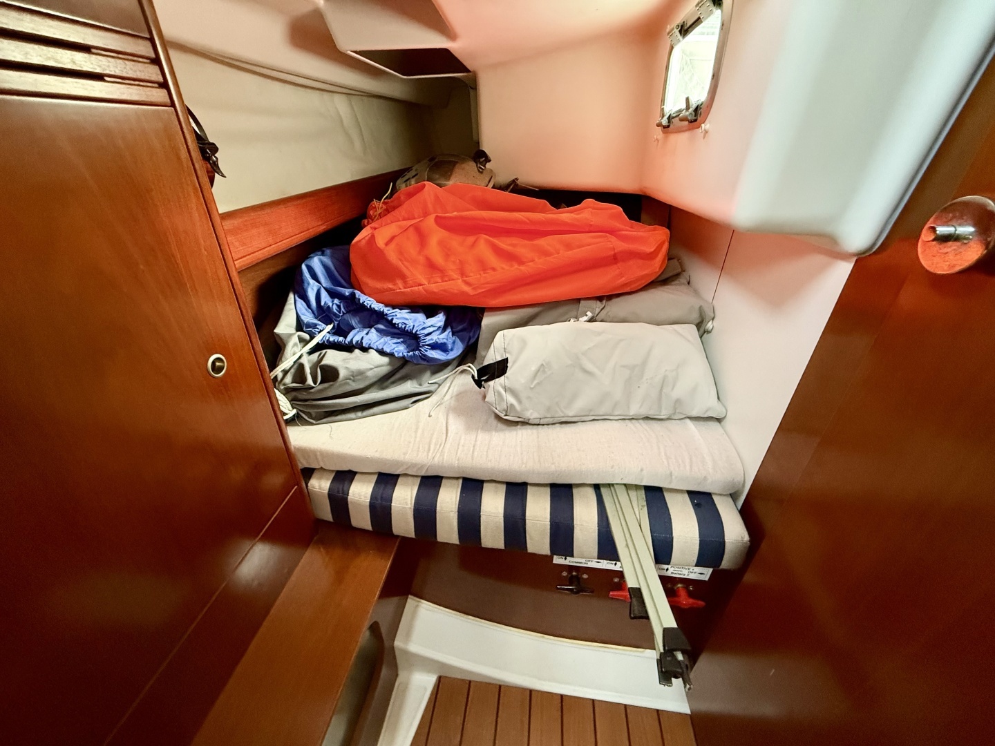 2005 Beneteau First 36.7 - Image 23