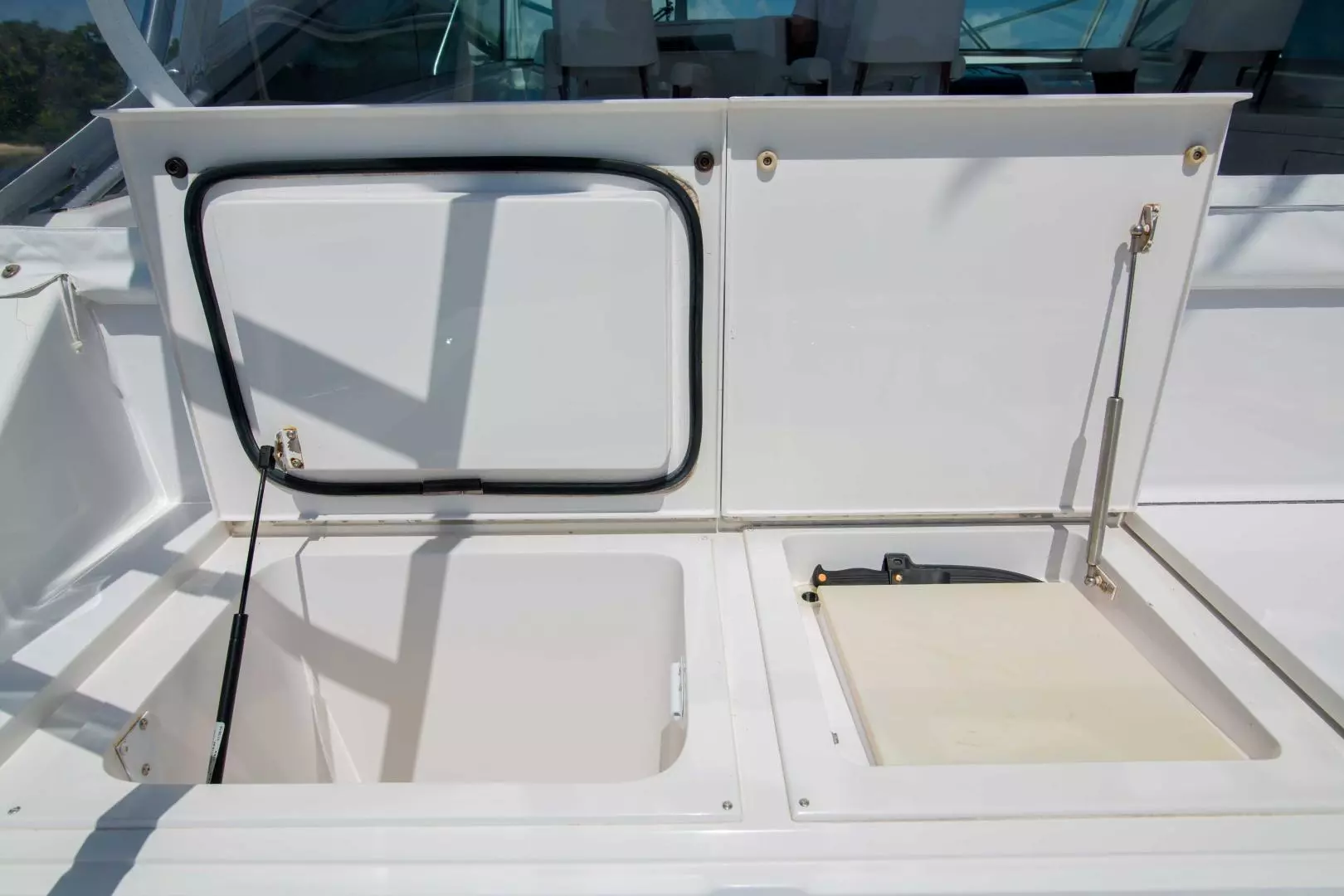 2001 Viking 50 Express - Image 44
