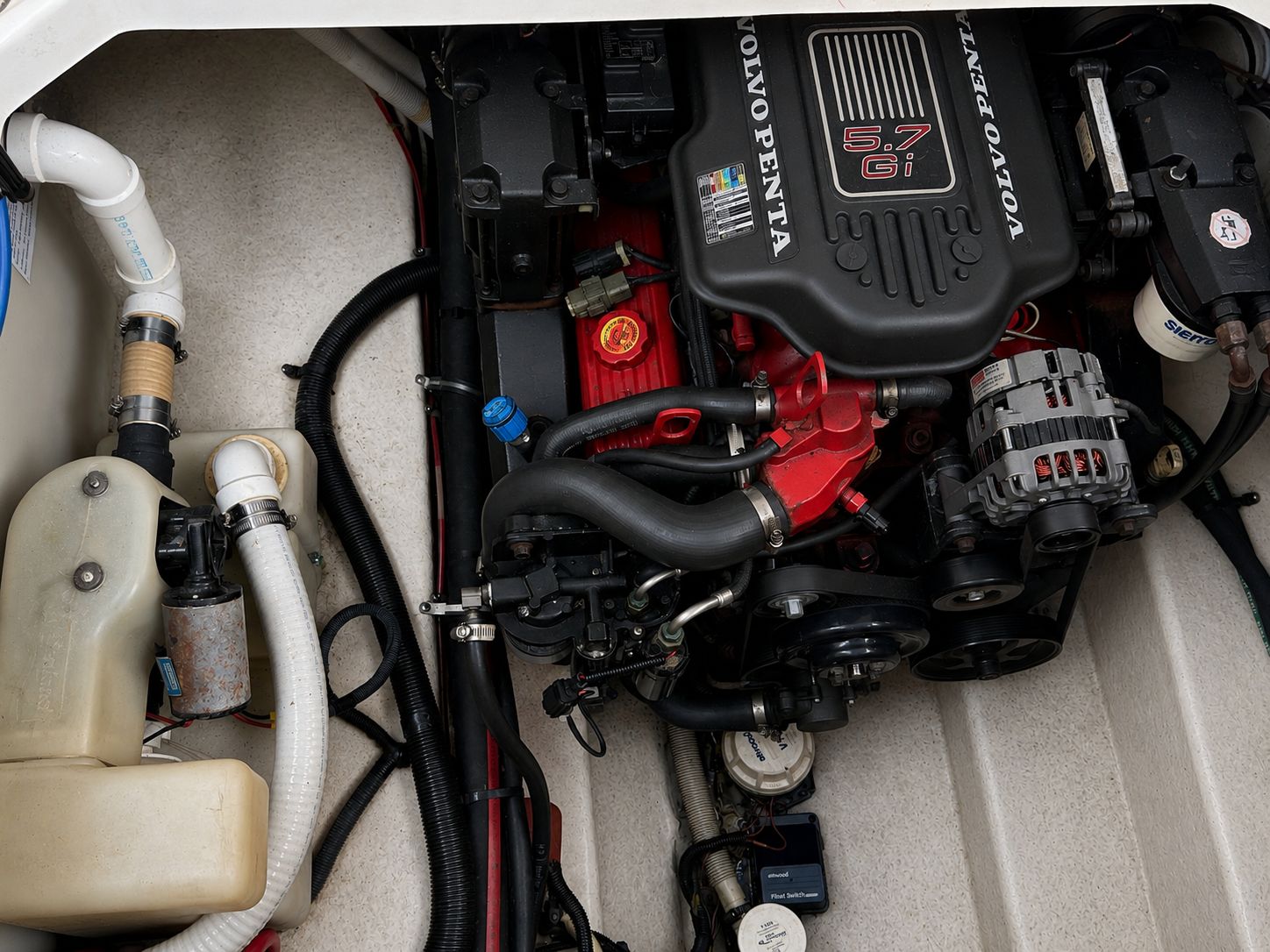 Engine compartment of a 2006 Monterey 270 Cruiser with a Volvo Penta 5.7 Gi engine.