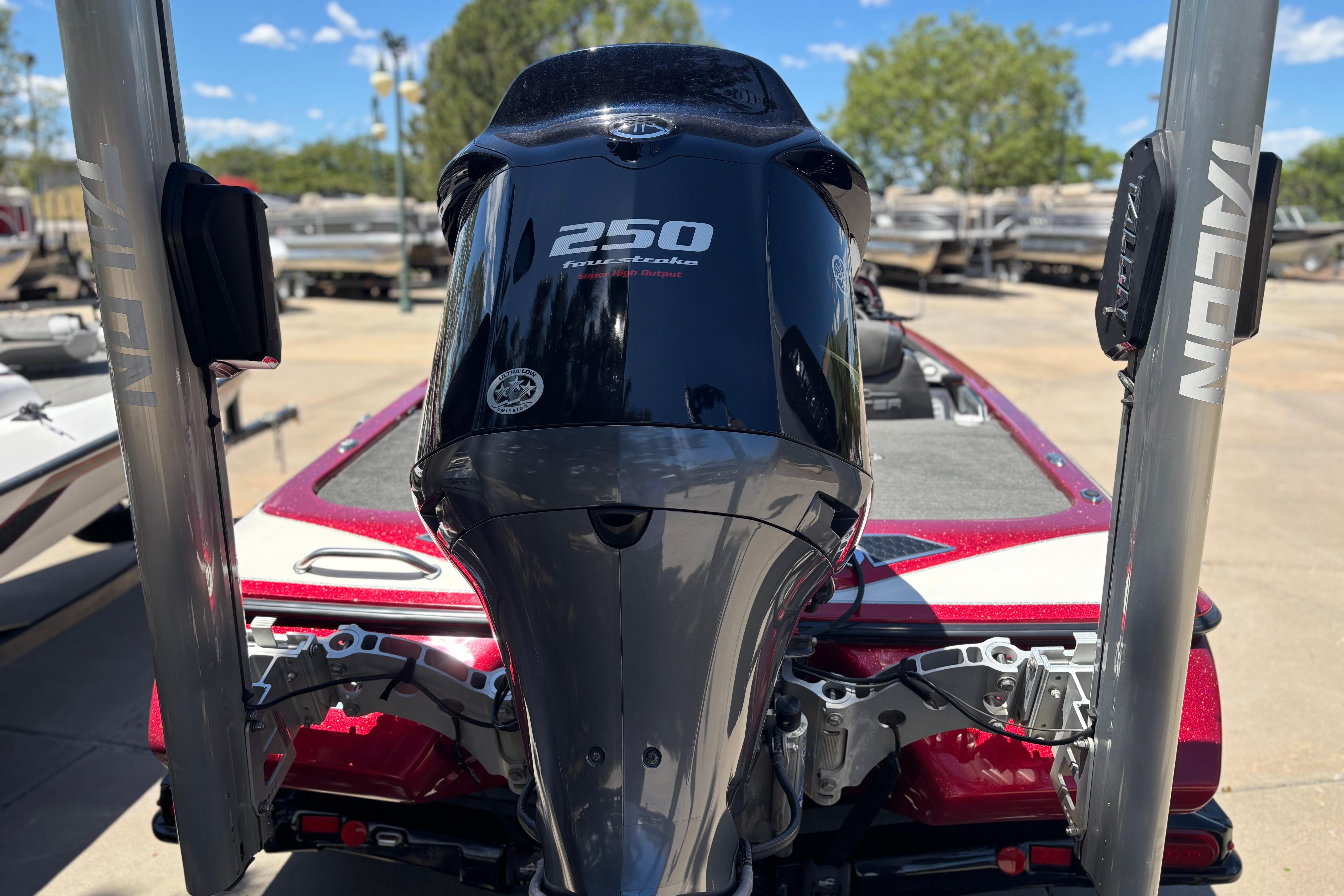 2017 Skeeter FX21 boat with a 250 horsepower engine, docked outdoors.