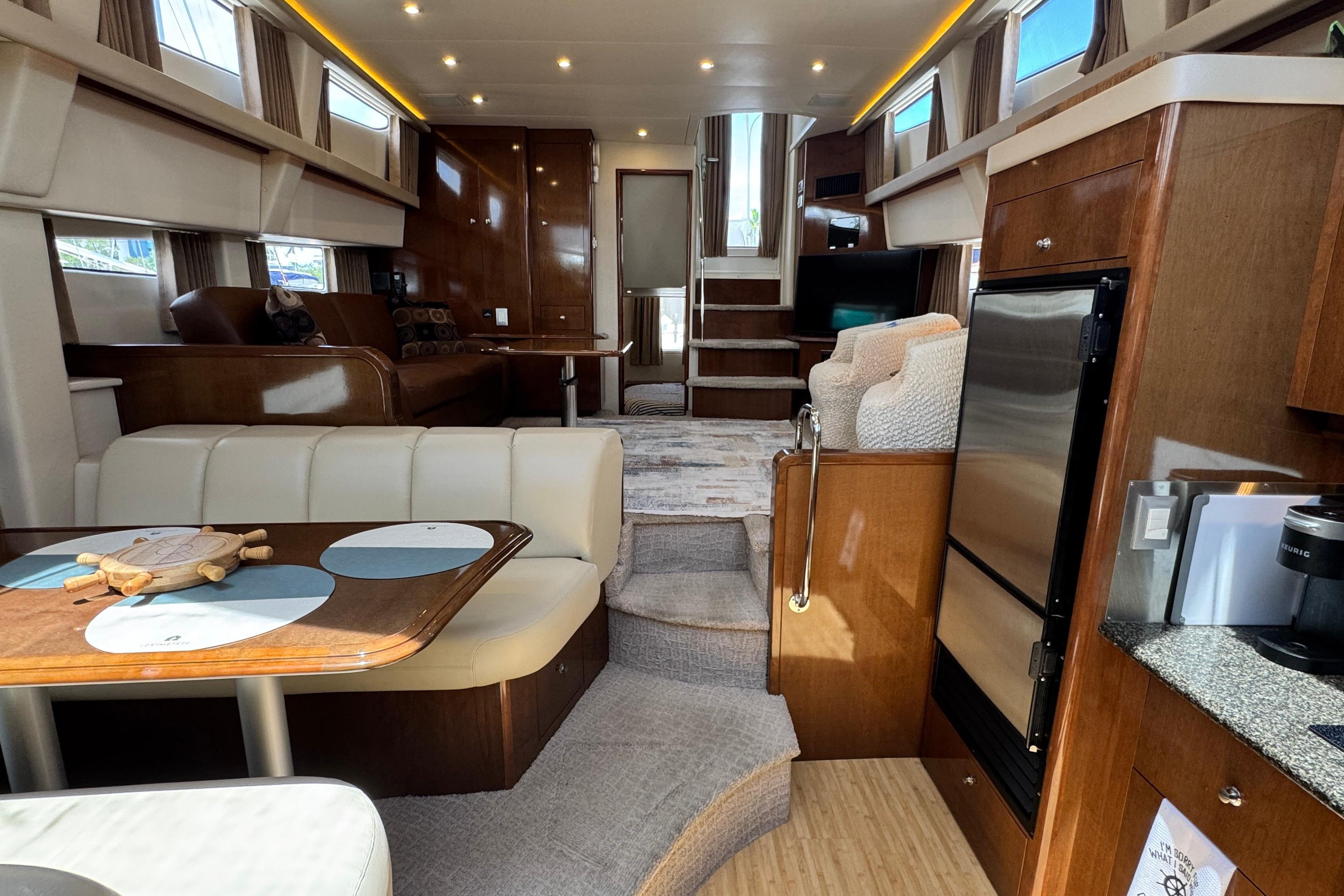 2007 Carver 47 Motor Yacht Galley with Dinette