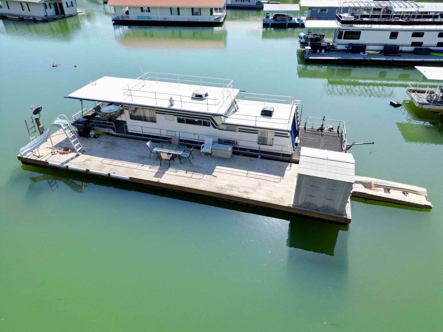 1977 Sumerset 14 x 58 Aluminum Hull Houseboat with Catwalks - Image 11