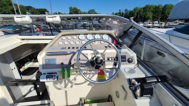 1994 Larson Cabrio 300 - 15