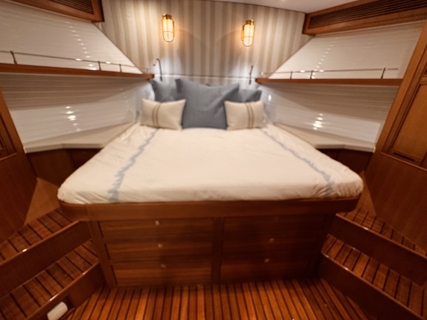 2025 Marlow EXPLORER 70E MK II - Image 5