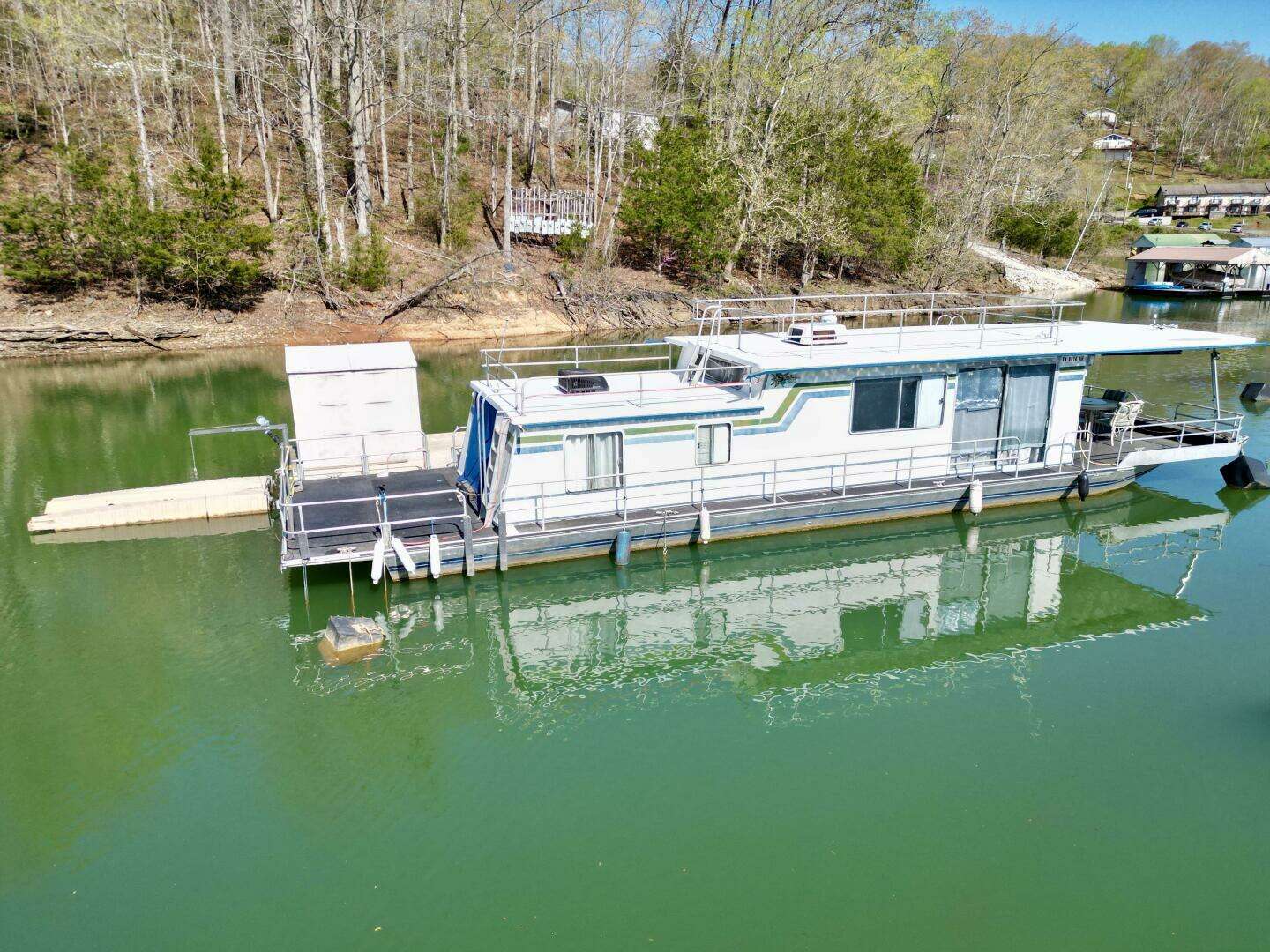 1977 Sumerset 14 x 58 Aluminum Hull Houseboat with Catwalks - Image 7