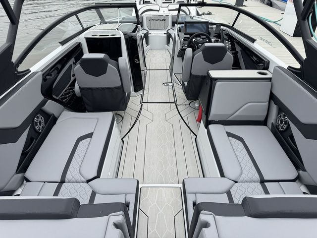 2025 Yamaha Boats 255XD - 8