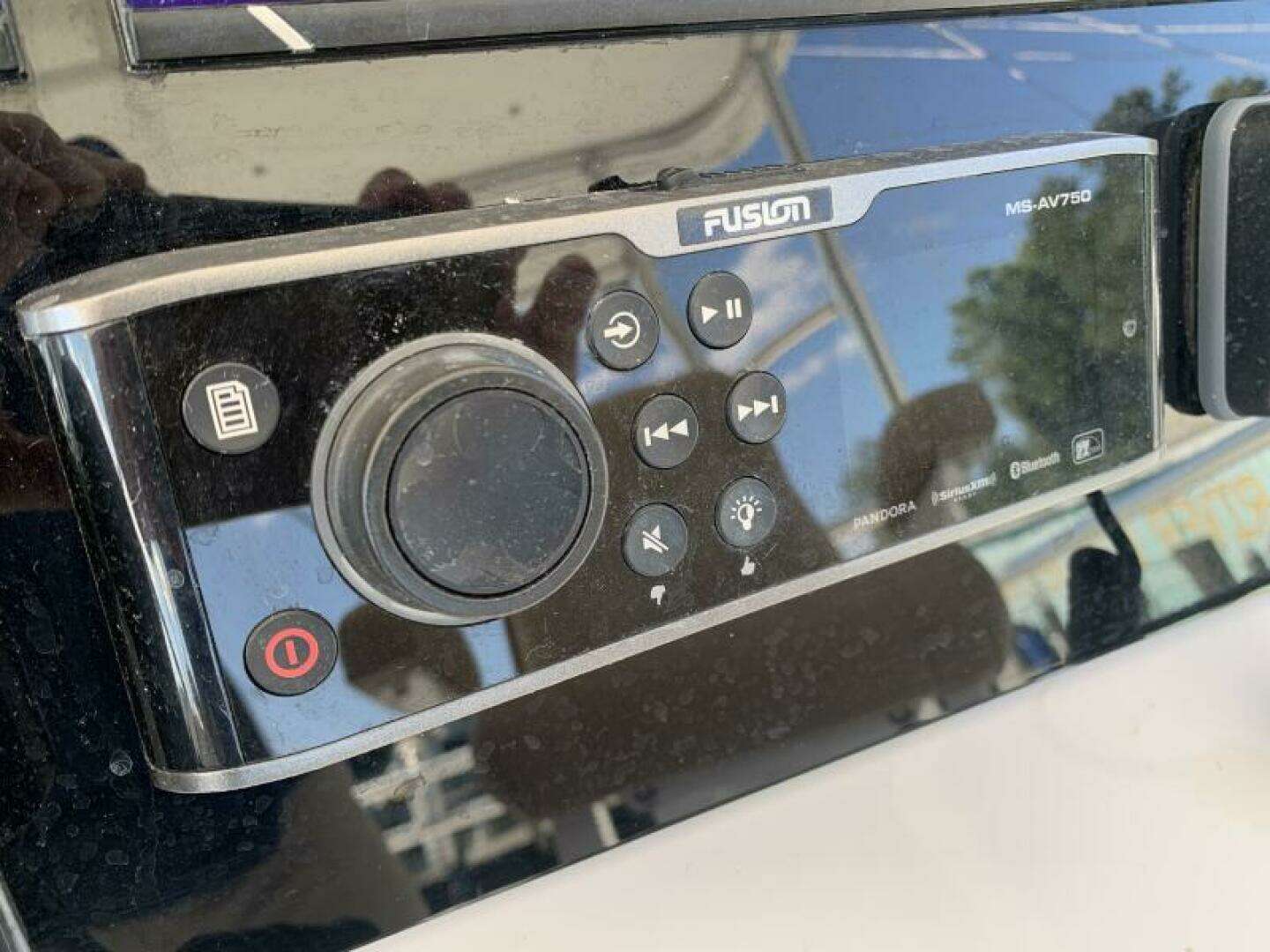 2000 Viking 50 Convertible Sportfish - Image 39