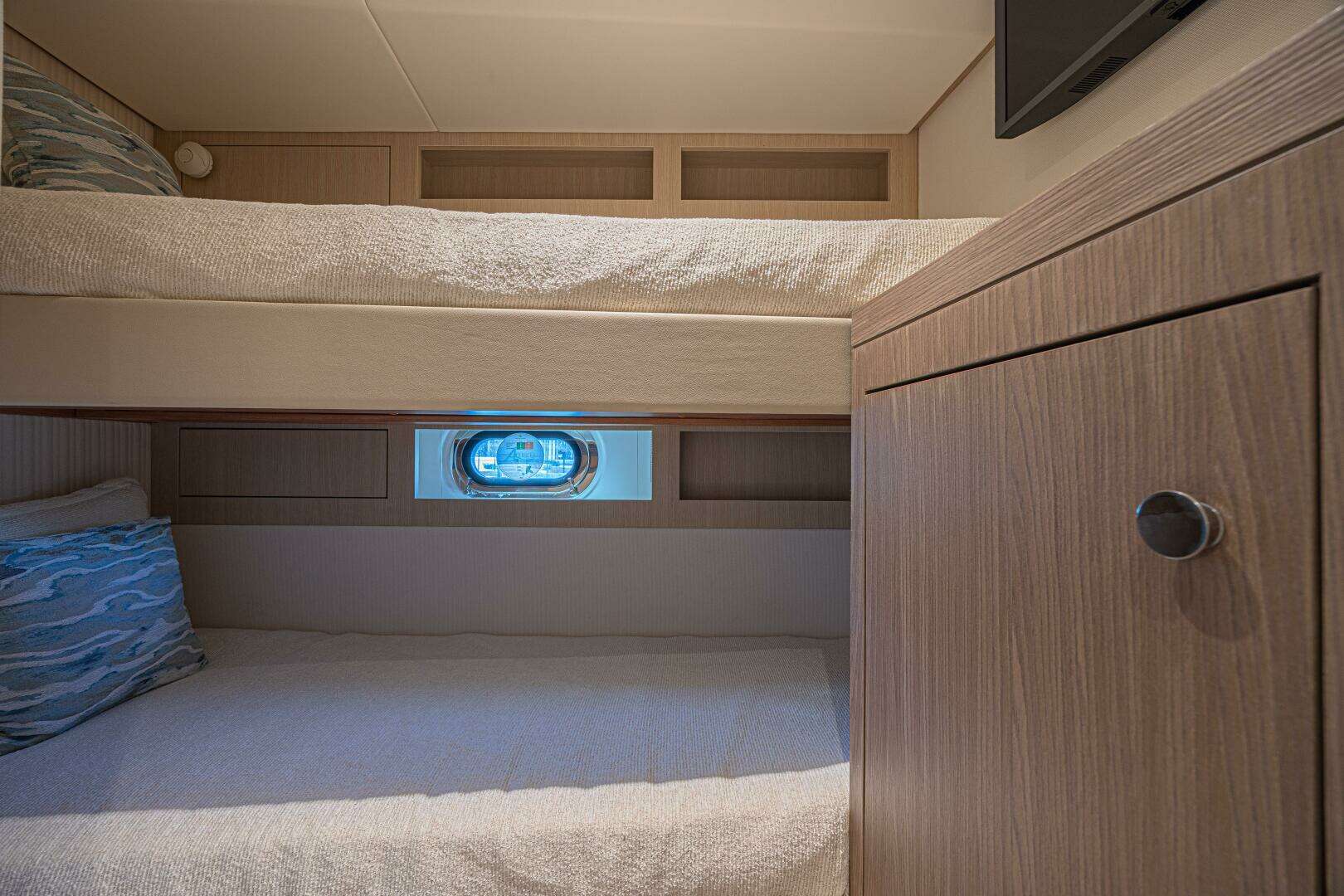 2022 Azimut Magellano 66 - Image 20