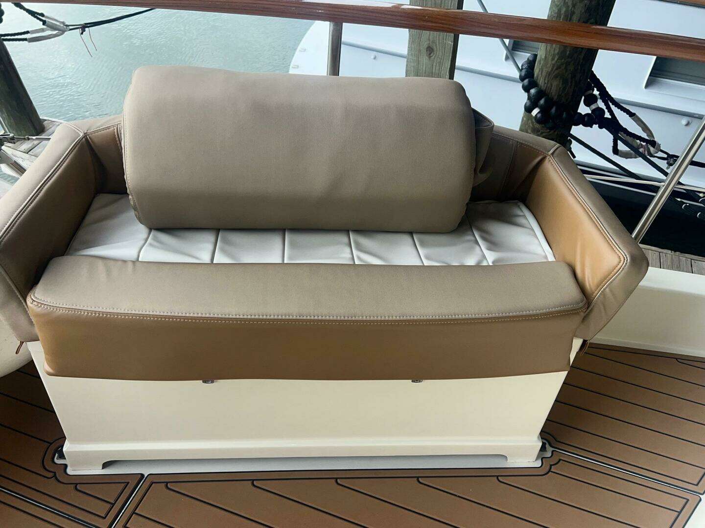 1988 Hatteras Motor Yacht - Image 15