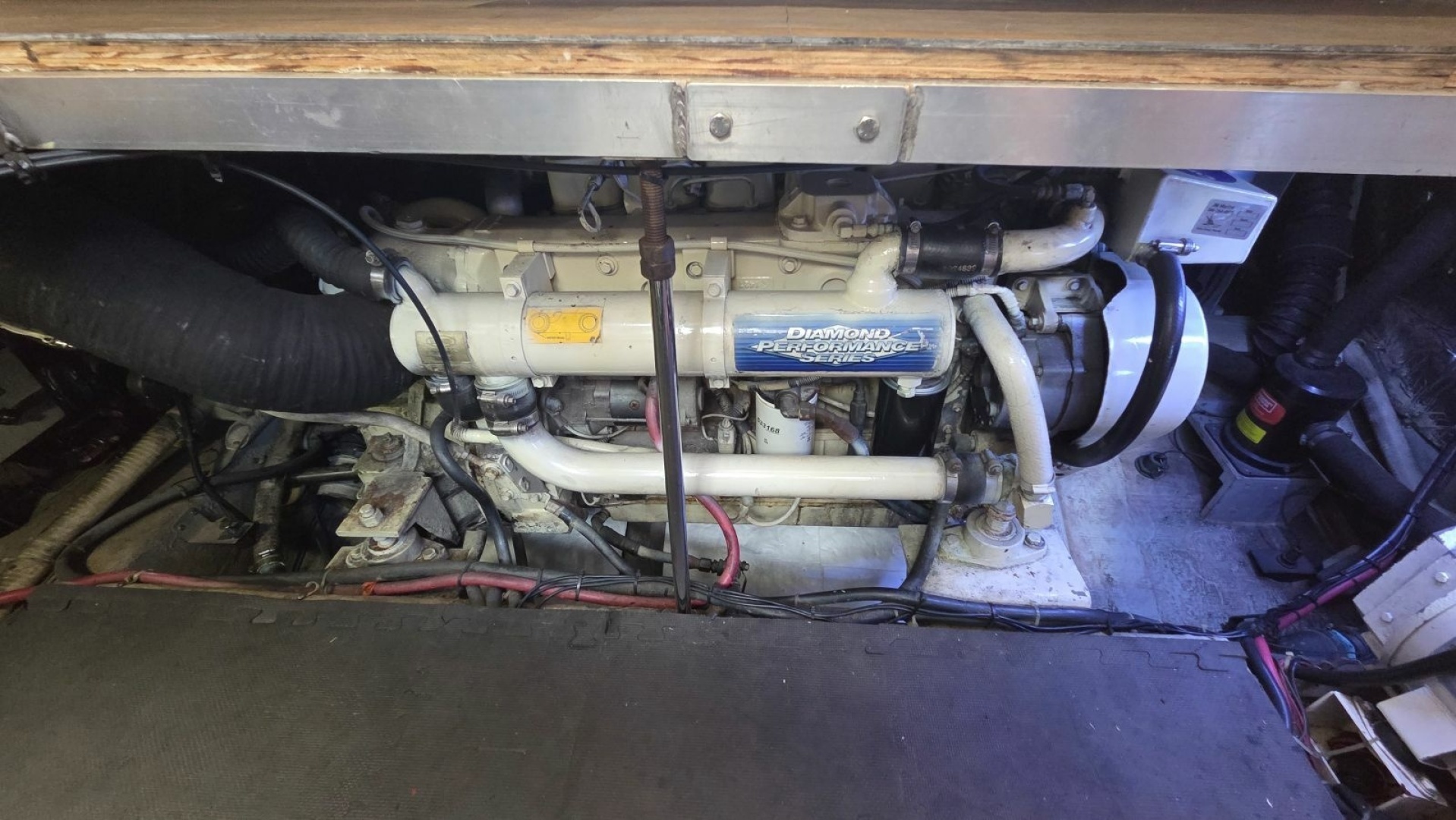 1998 Carver 405 Aft Cabin Motor Yacht - Image 60