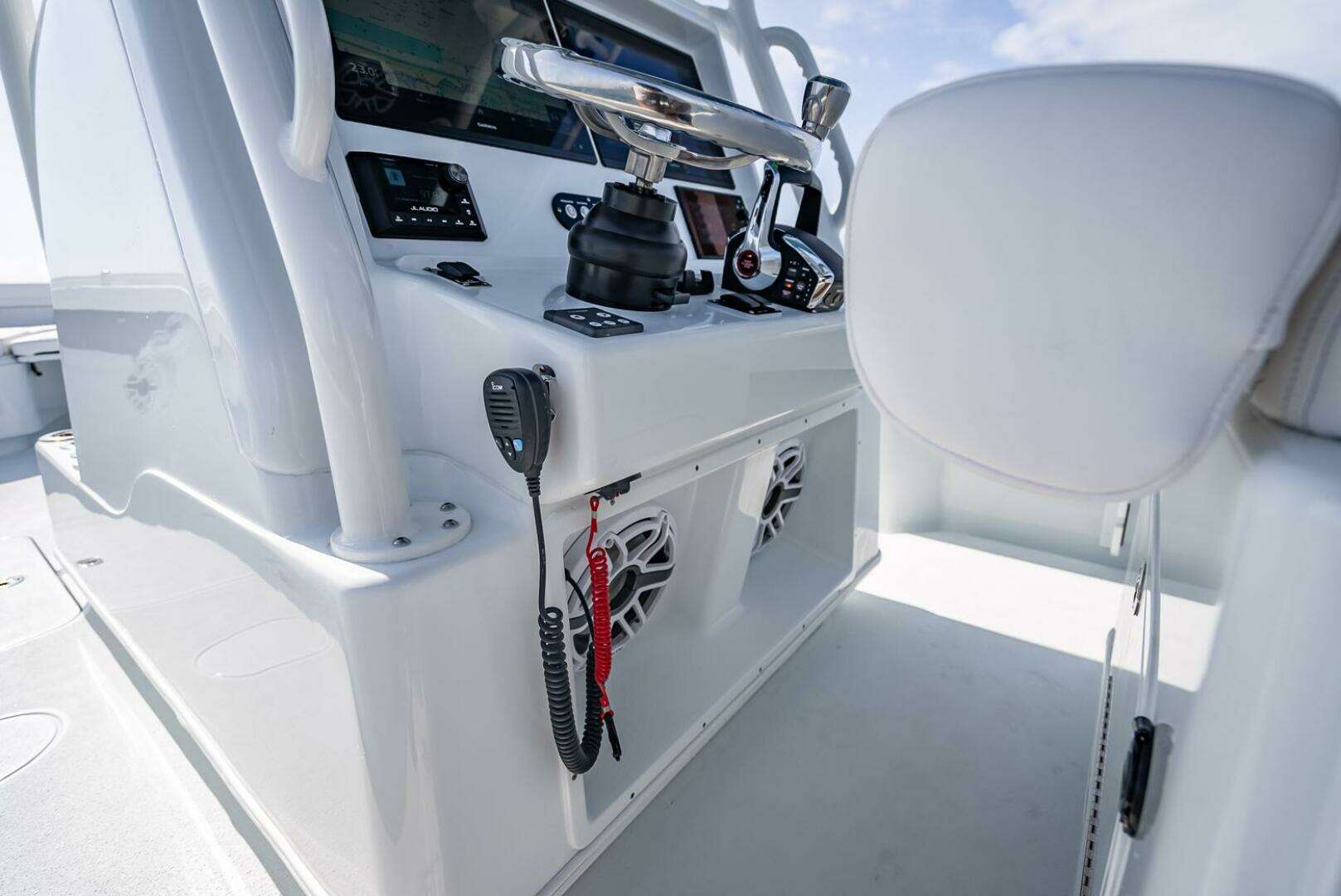 2025 Yellowfin 34 Offshore - Image 13