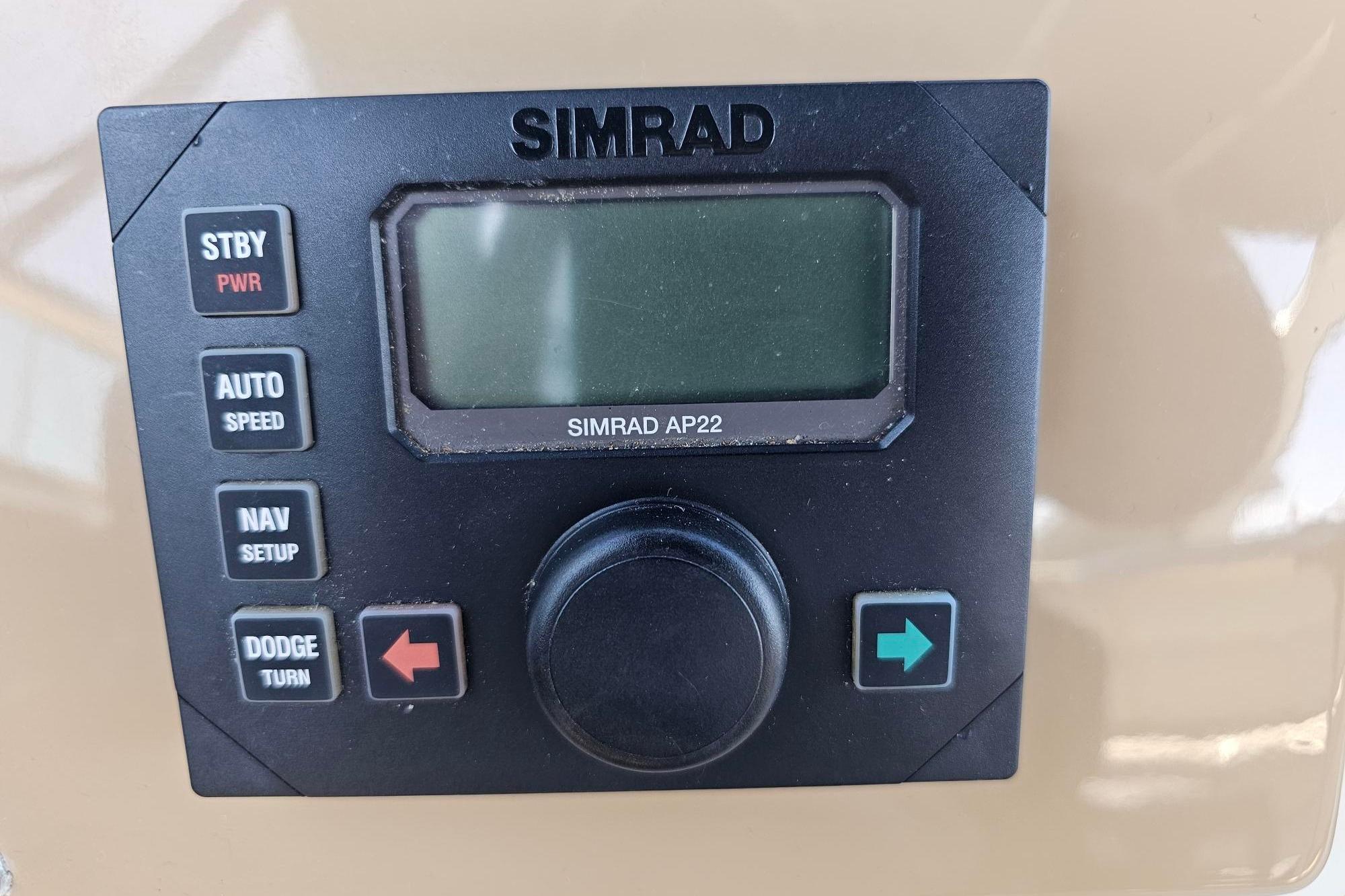Simrad AP22 autopilot control panel on 2002 Carver 450 Voyager Pilothouse yacht.