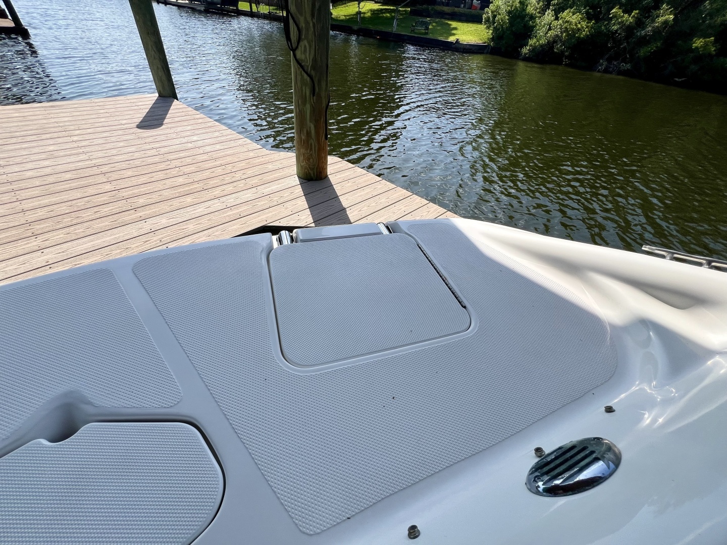 2013 Hurricane SunDeck 187 OB - Image 28