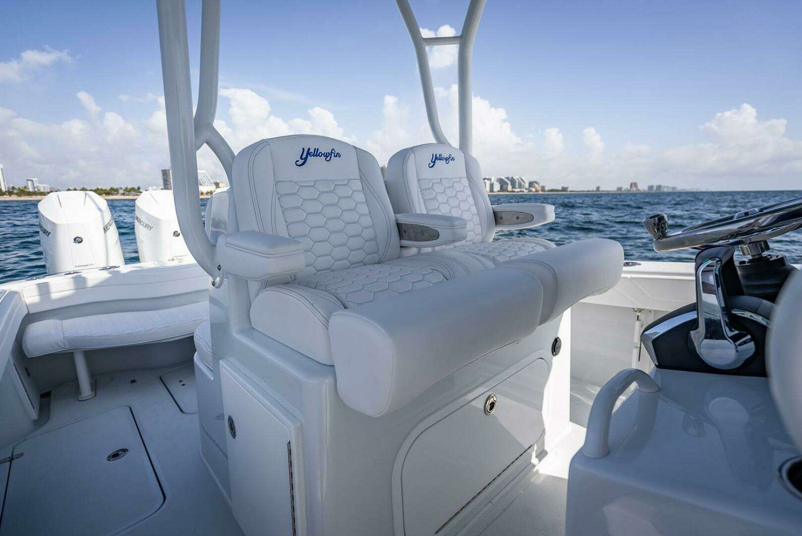 2025 Yellowfin 34 Offshore - Image 15