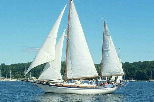 1976 Cheoy Lee 42