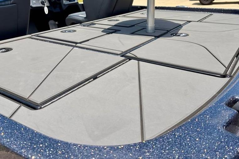 2026 Nitro Z20 XL Pro boat deck with sleek, modern design and storage compartments.