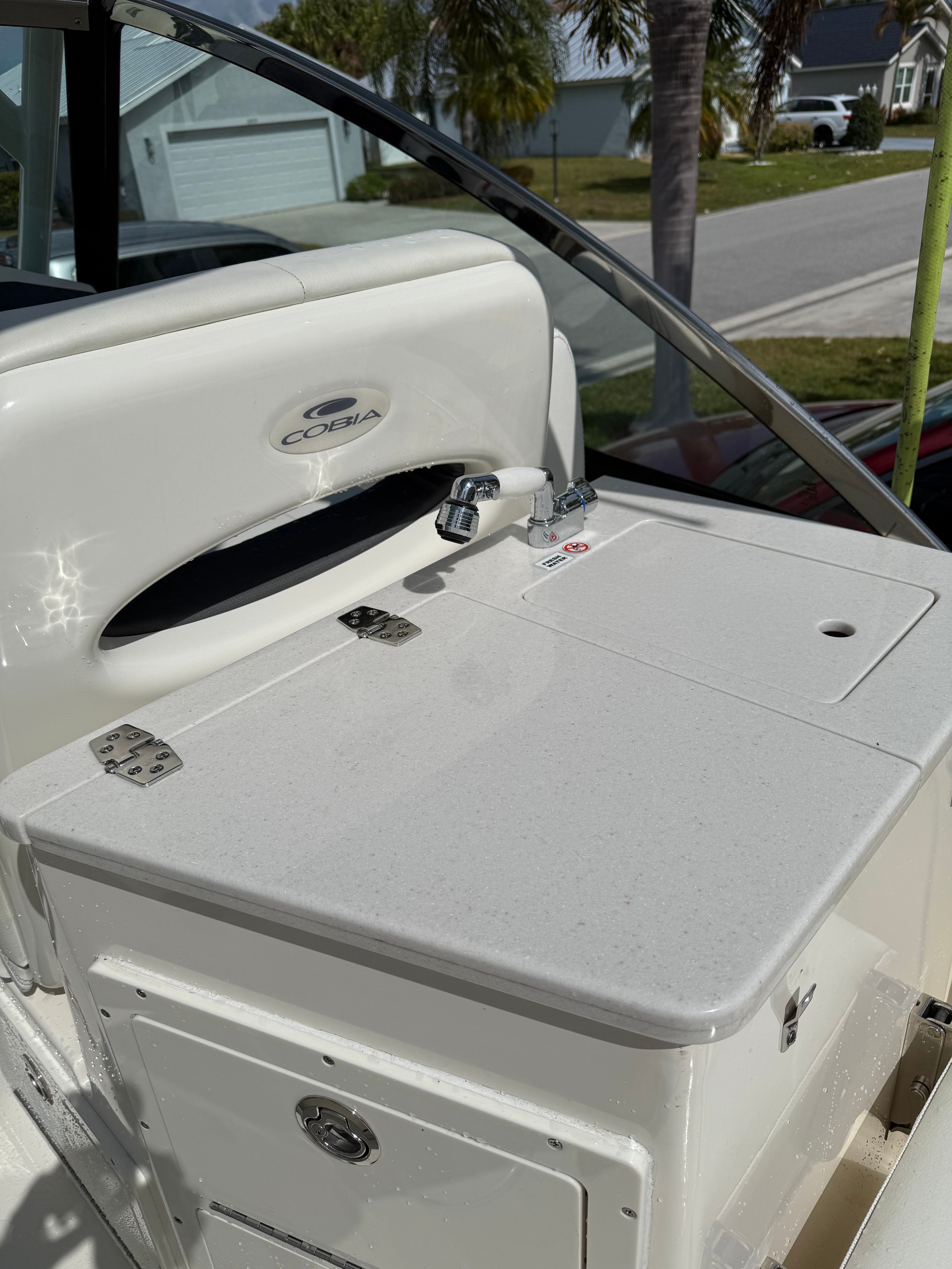 2022 Cobia 240 Dual Console - 11