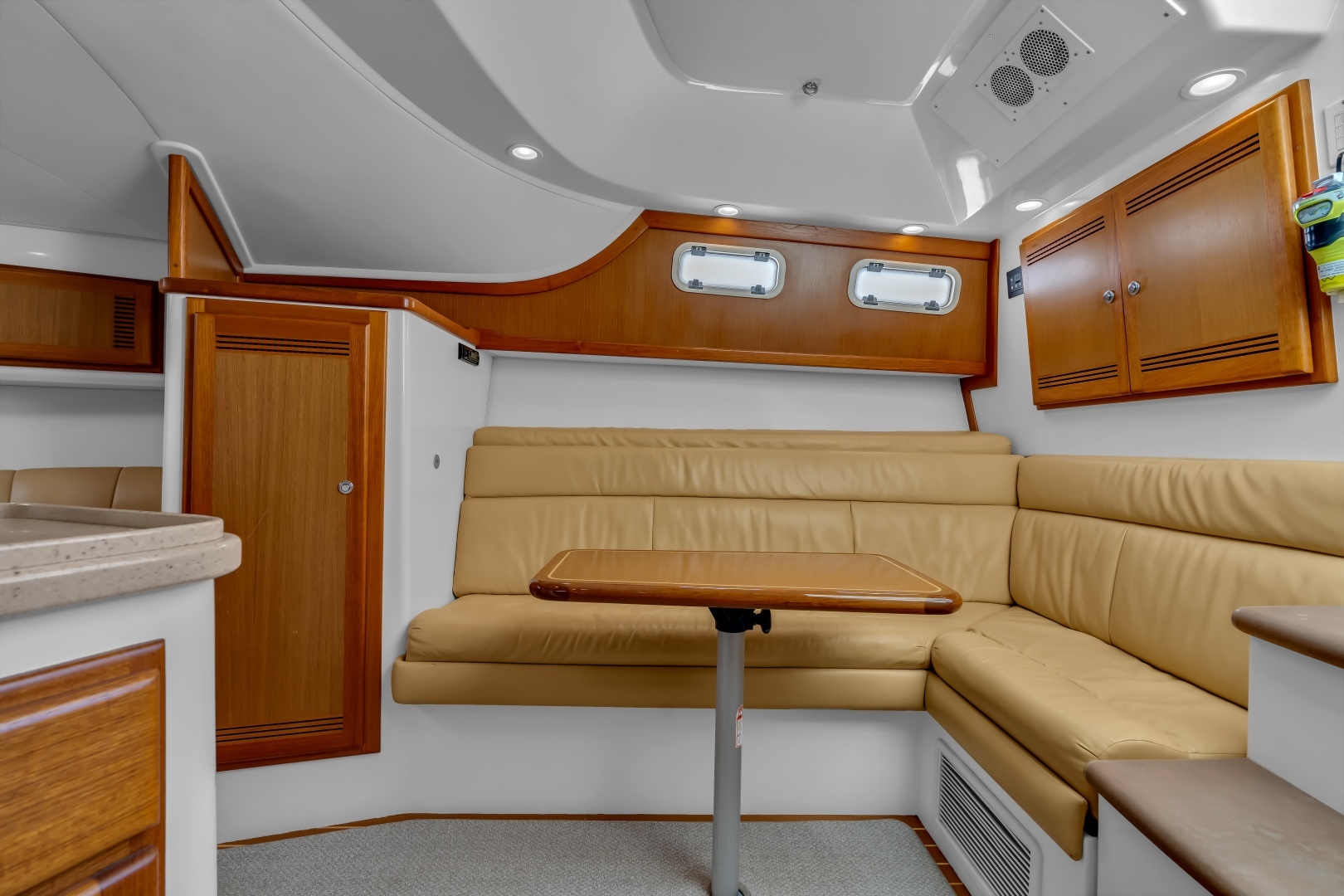 2005 Cabo 35 Express - Image 14