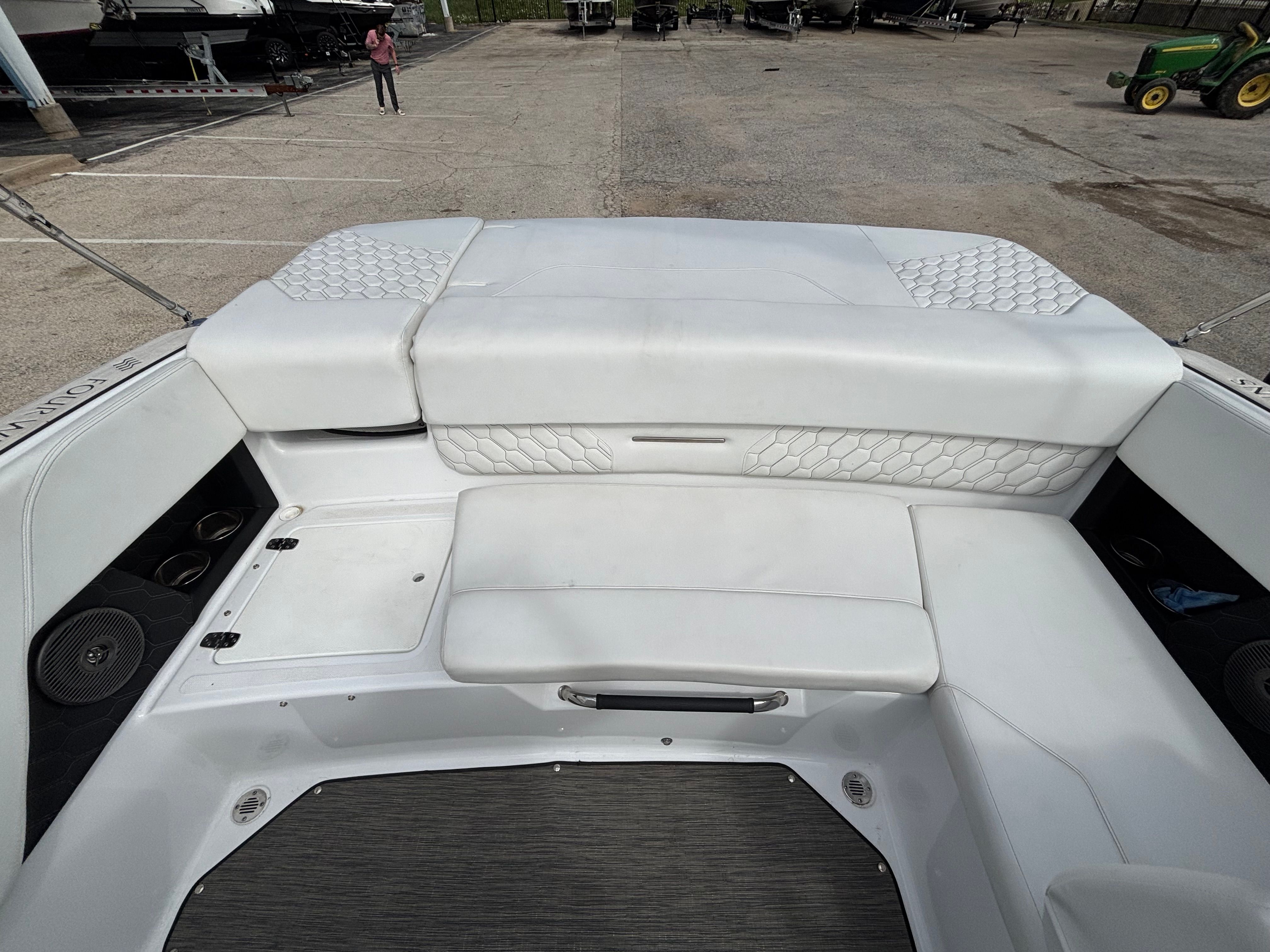 2023 FOUR WINNS H1 - Image 9