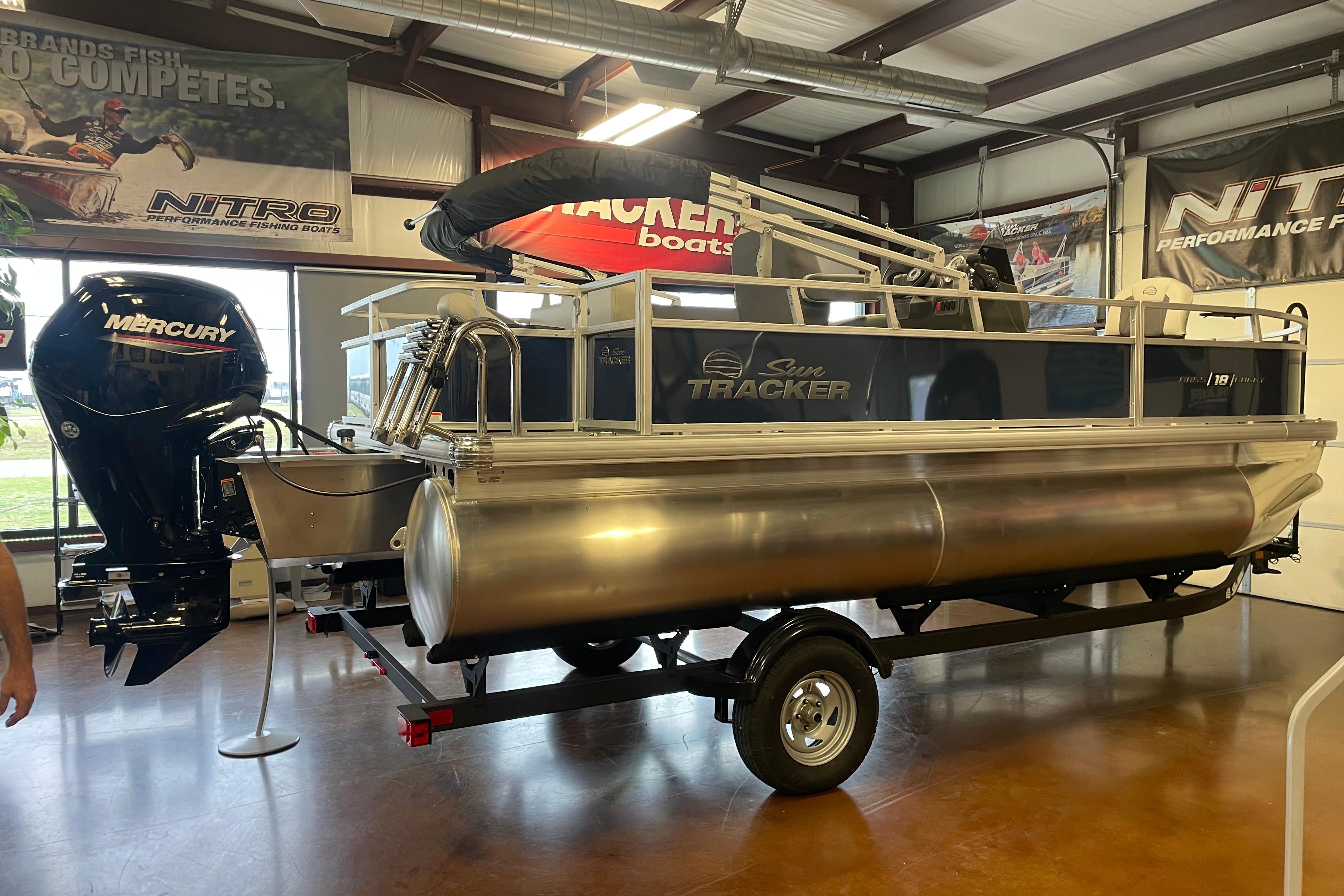 2026 Sun Tracker Bass Buggy 18 DLX