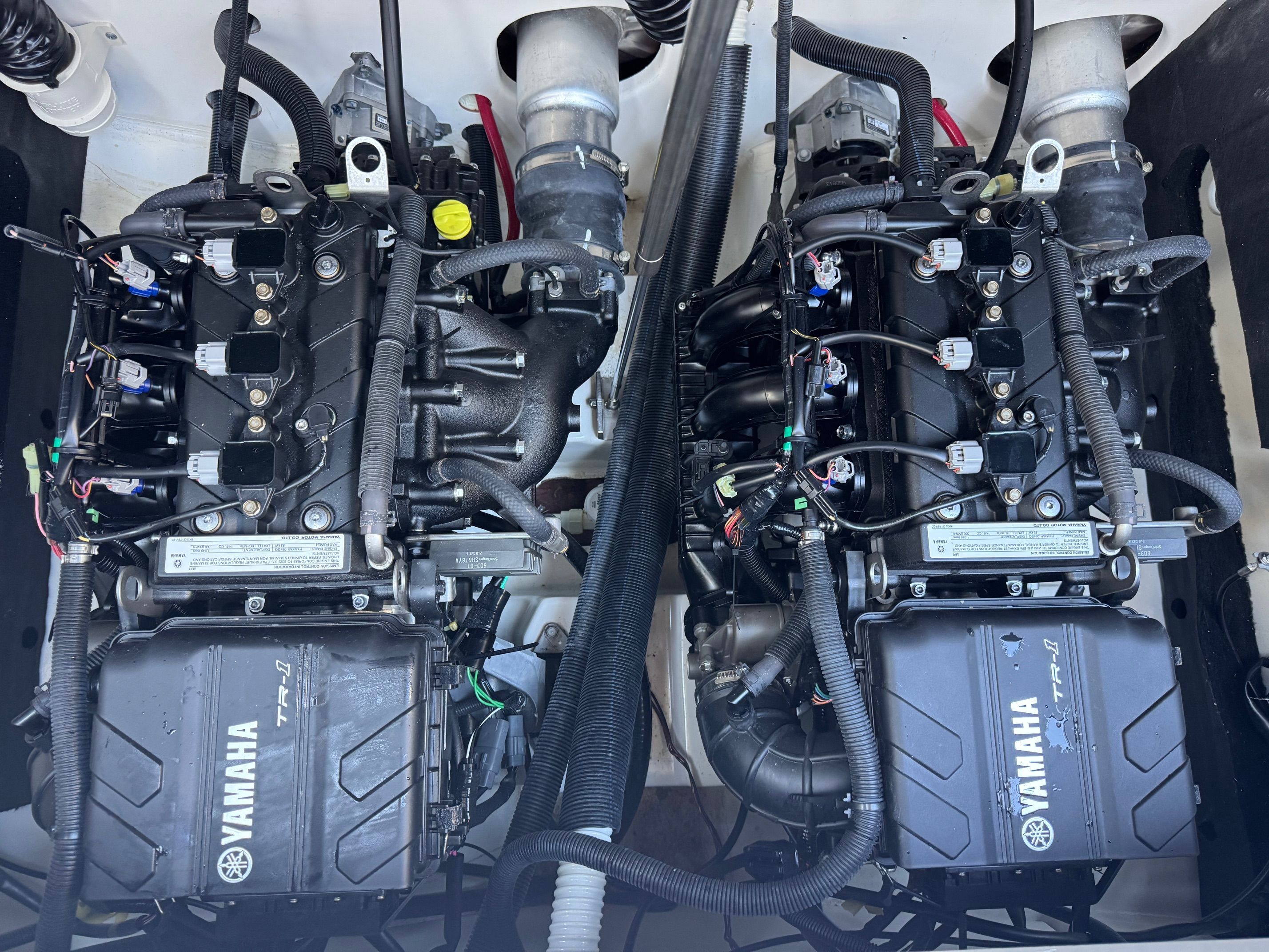 2023 Yamaha Boats AR220 - 22