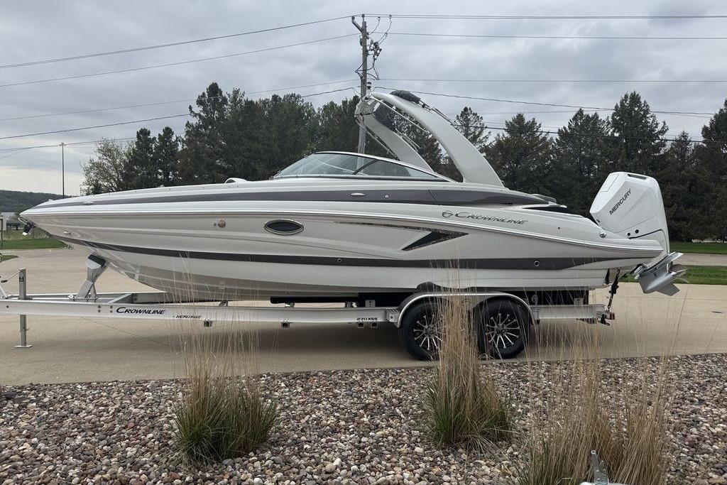 2025 Crownline 270 XSS