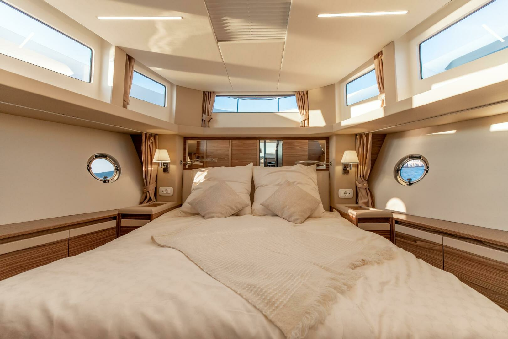 2024 Greenline 45 Fly Hybrid - Image 33