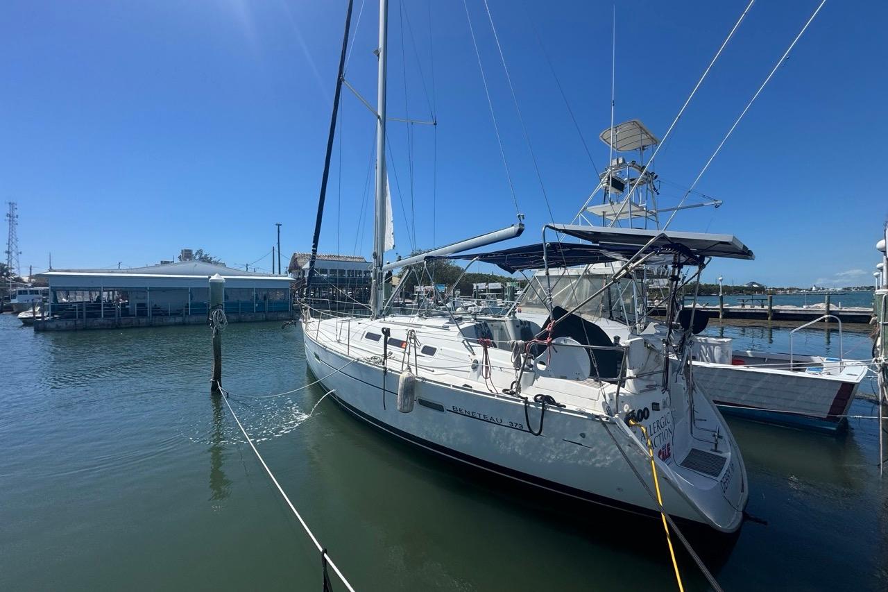 2005 Beneteau Oceanis Clipper 373
