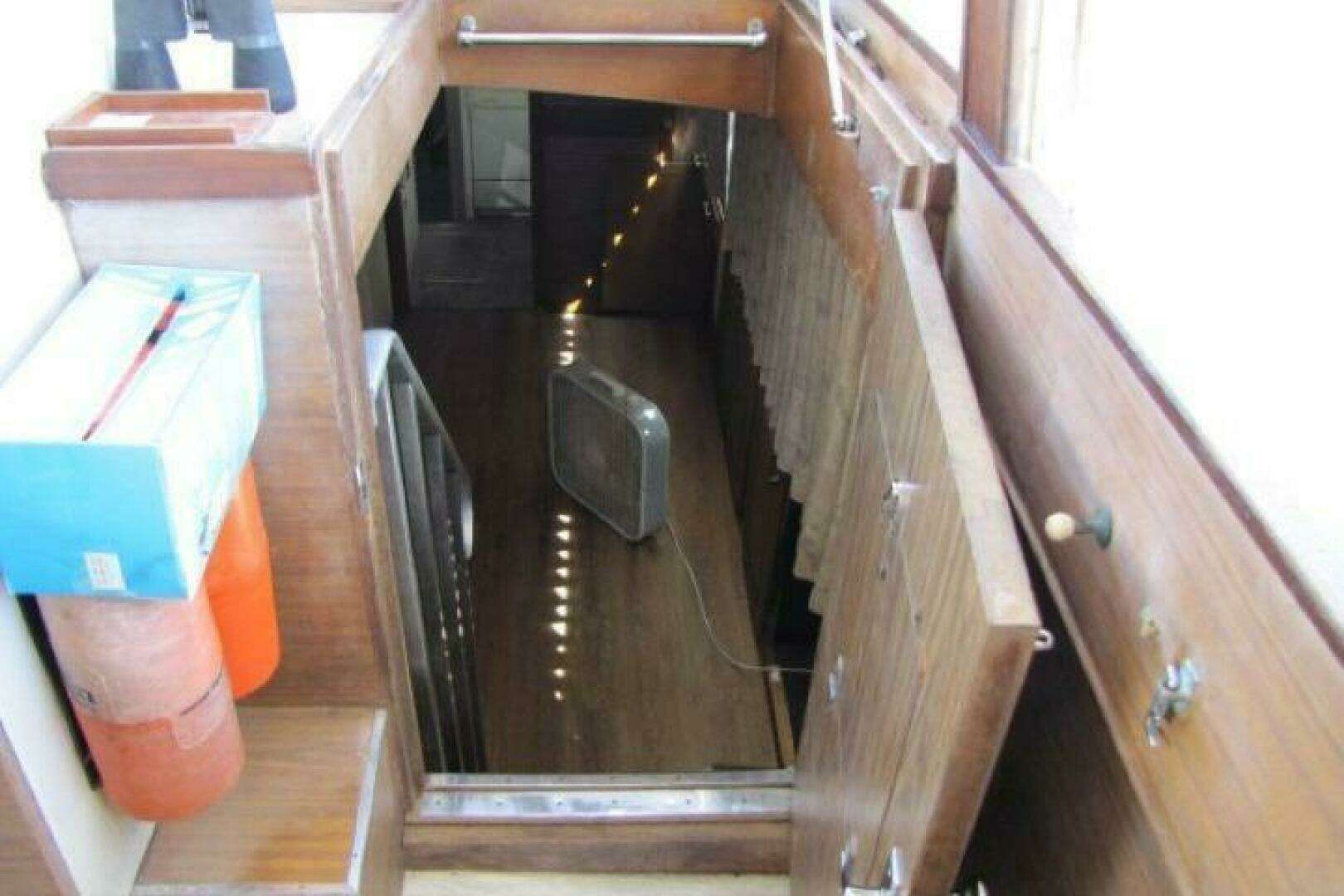 1973 Chris-Craft 55 Commander - Image 20