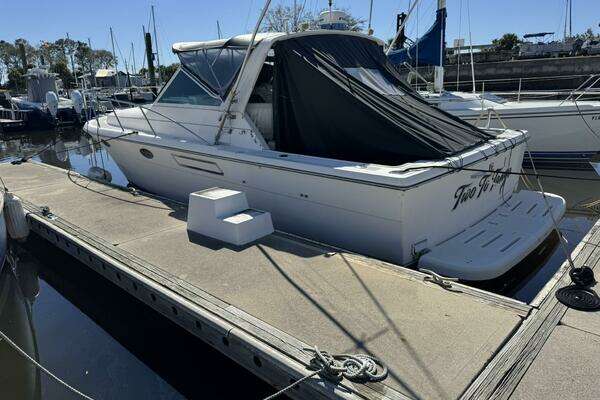 1995 Tiara Yachts 3400 Open