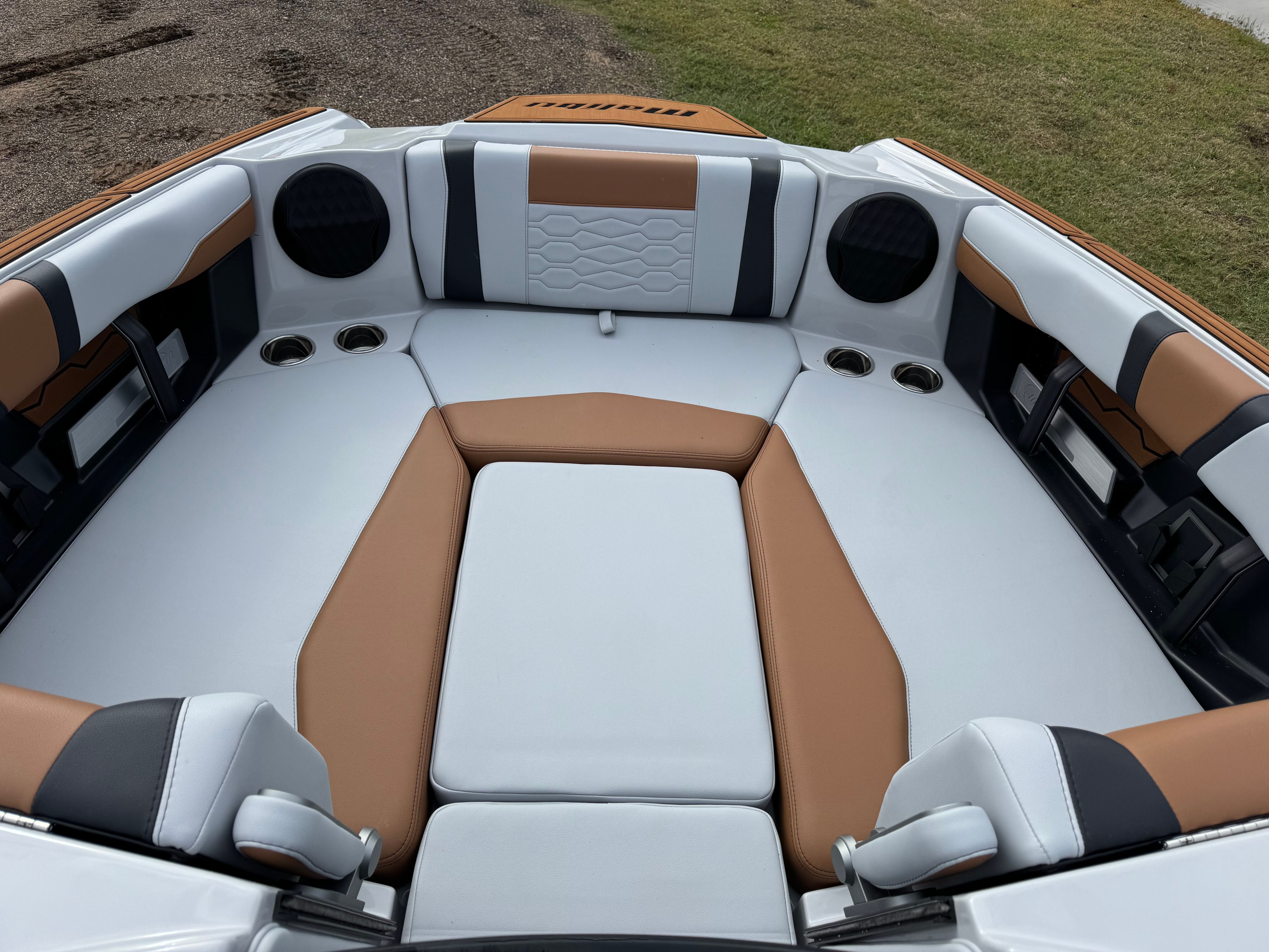 2026 MALIBU 23 MXZ - Image 10