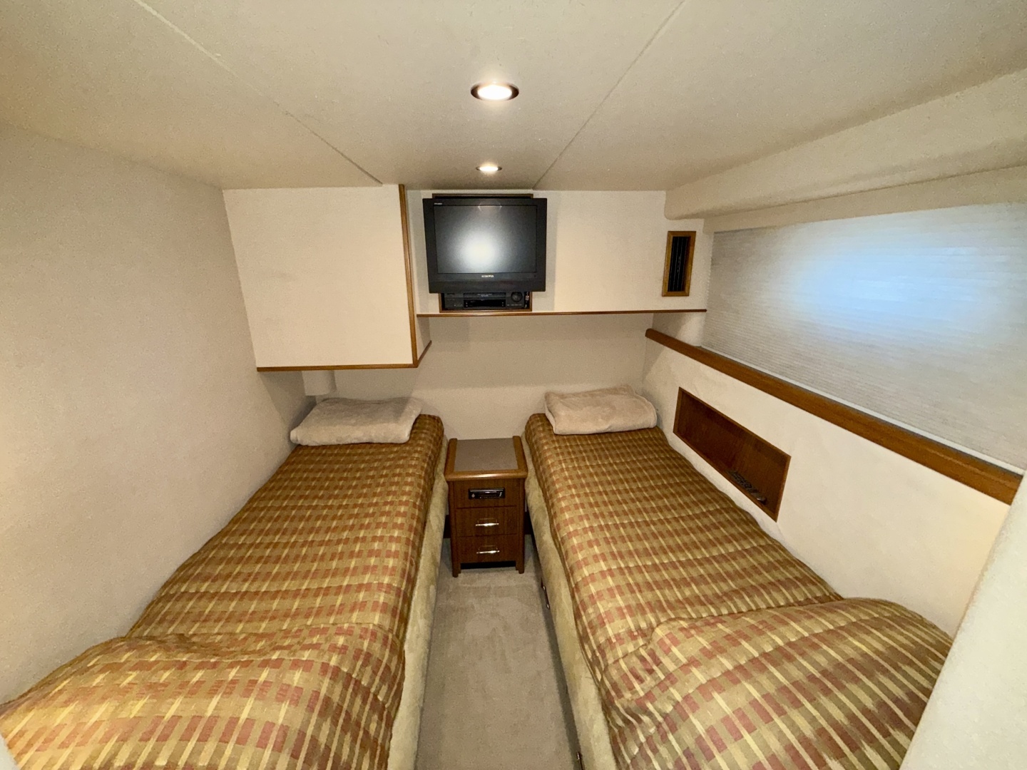 2001 Pacific Mariner — - Image 28