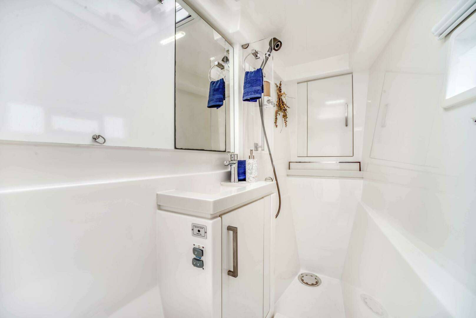 2016 Leopard 58 Catamaran - Image 28
