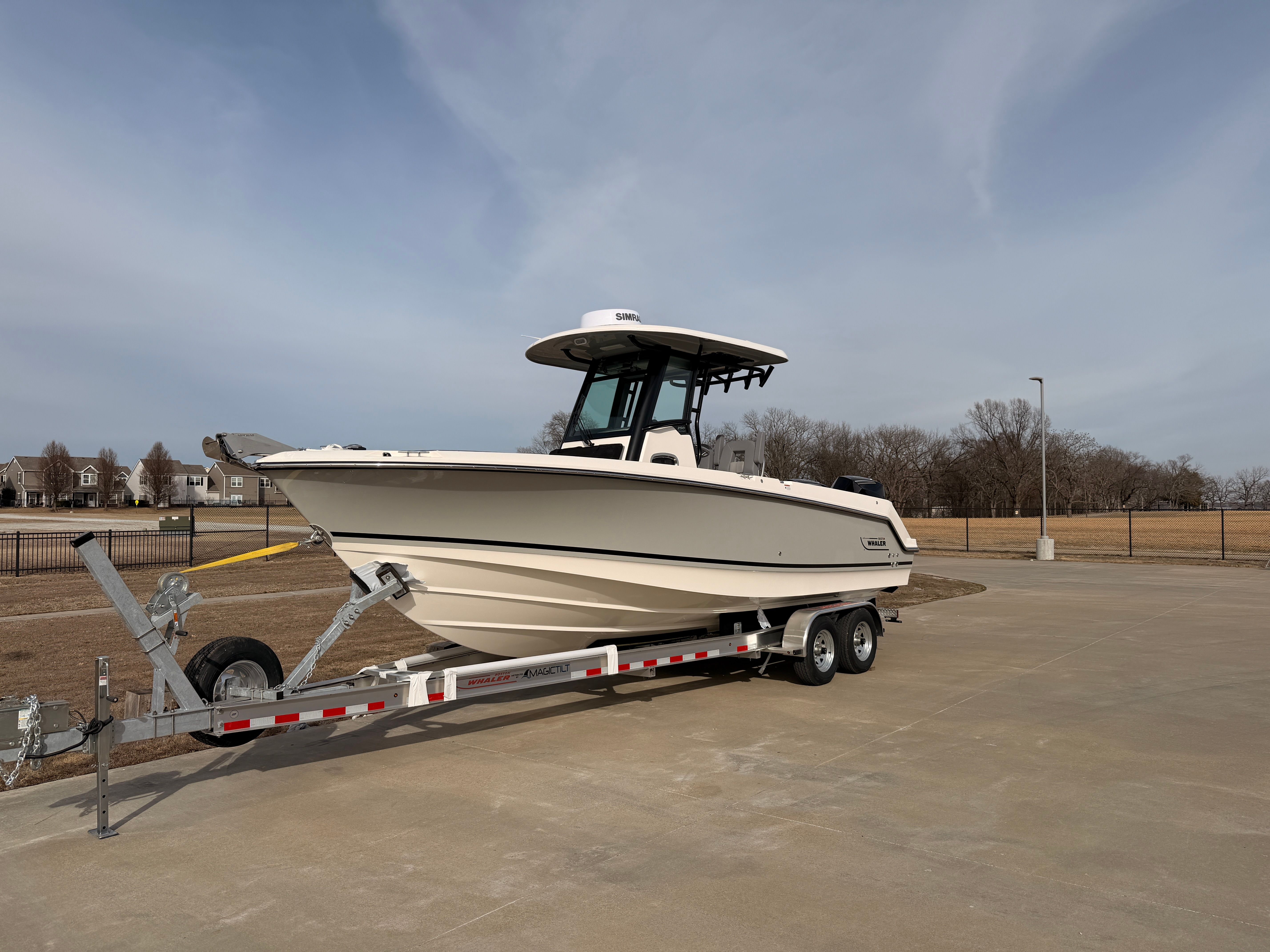 2026 Boston Whaler 250 Outrage