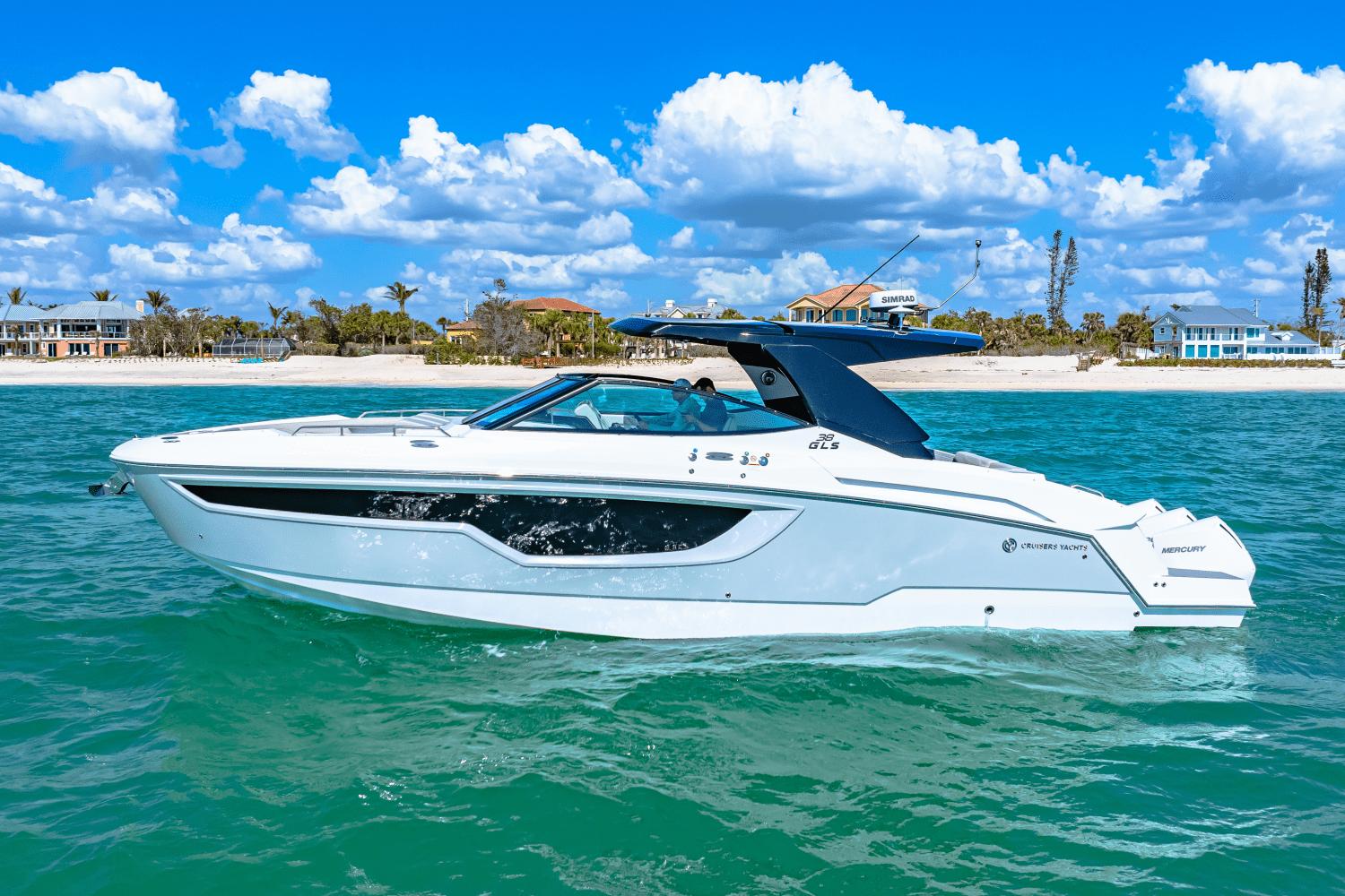 2025 Cruisers Yachts 38 GLS OB