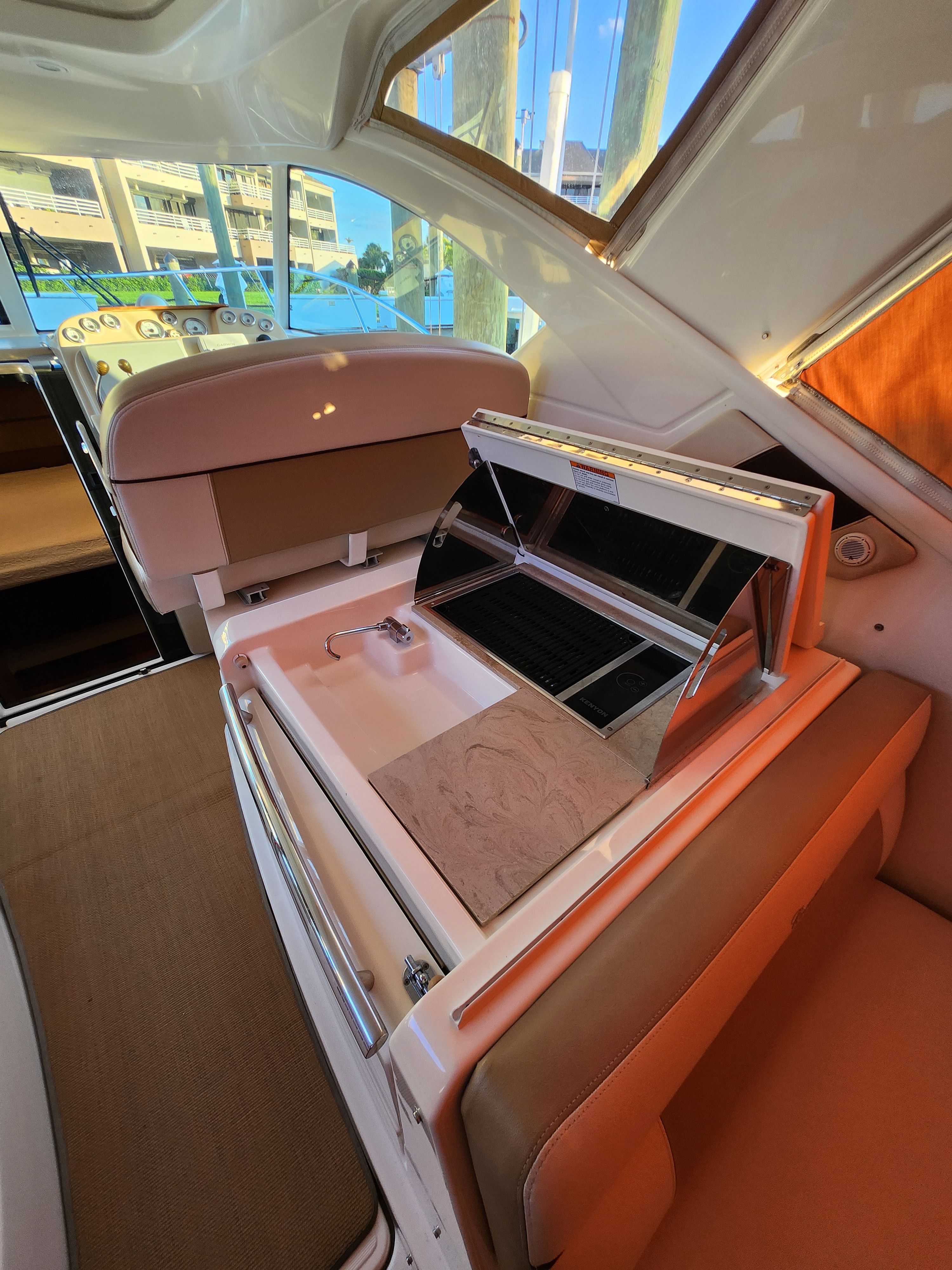 2014 Tiara Yachts 3100 Coronet - 8