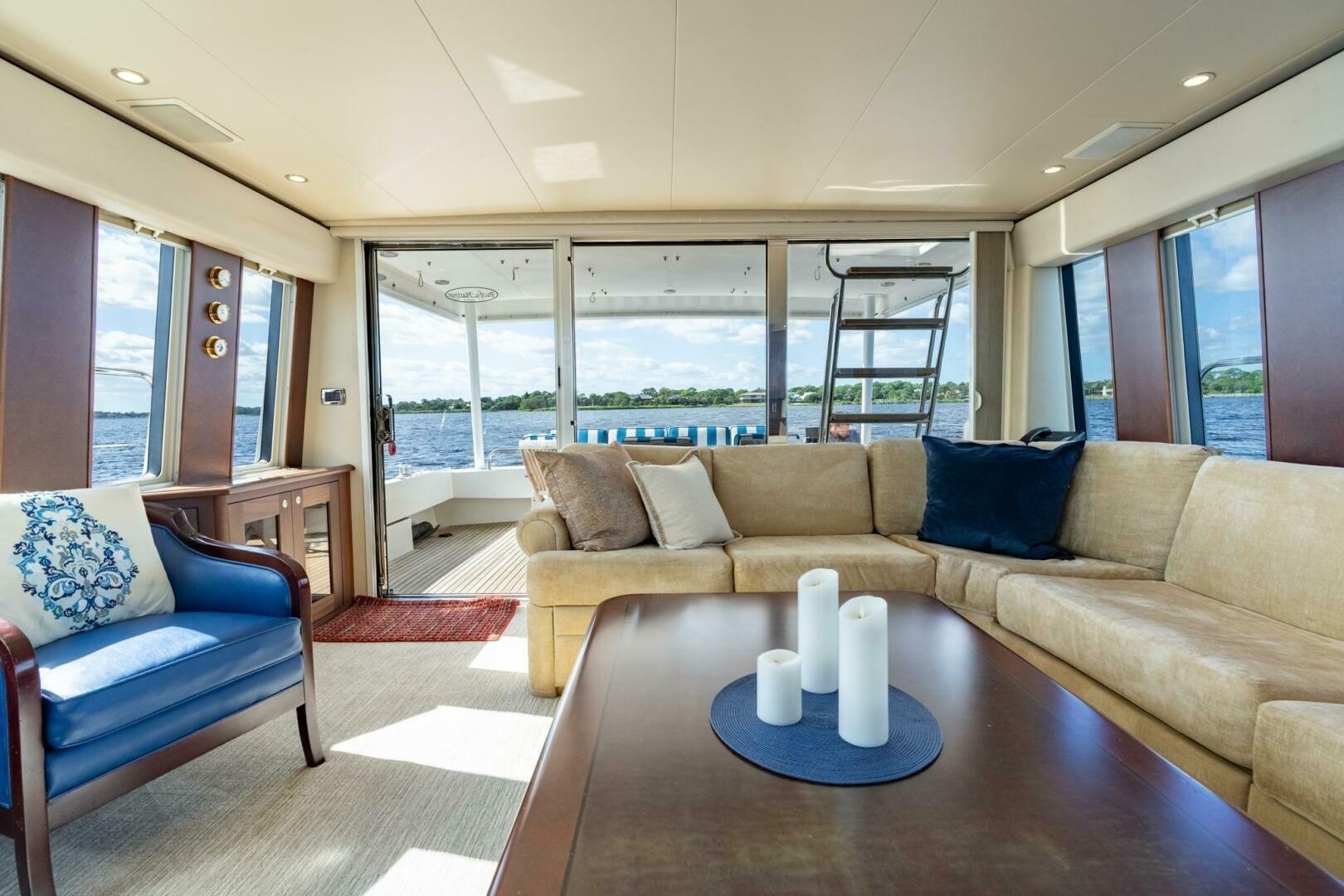 2009 Pacific Mariner 65 Motor Yacht - Image 40