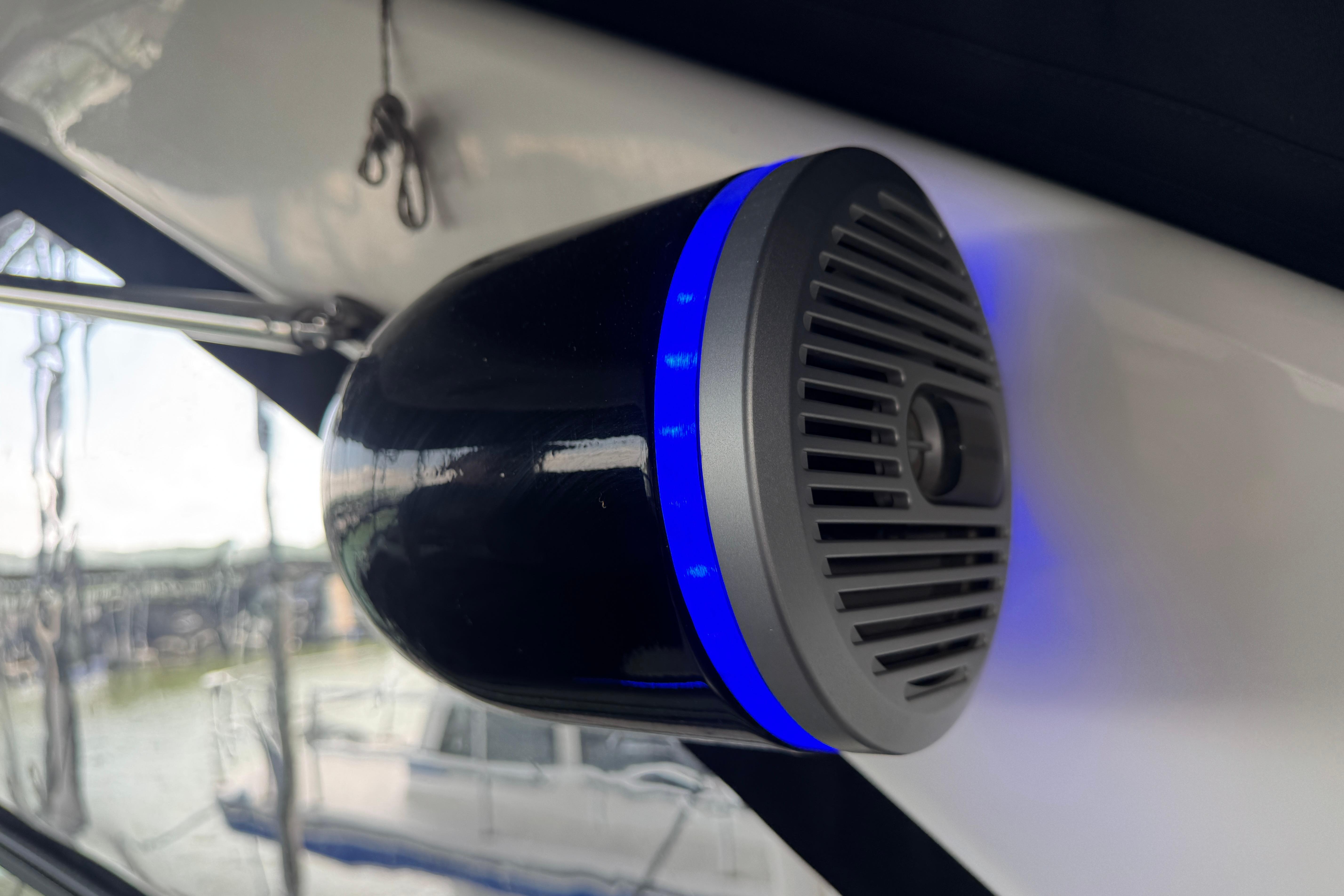 Speaker with blue LED light on 2006 Chaparral 330 Signature boat.