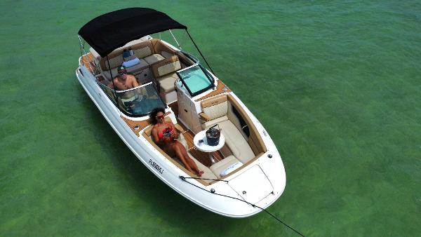 2015 Sea Ray 240 Sundeck - 3