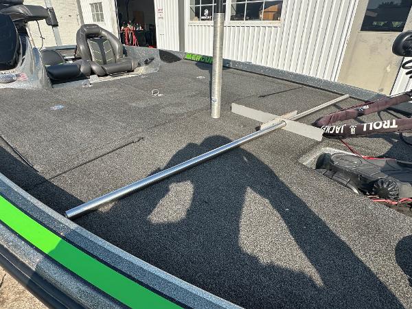 2017 Nitro Z21 Z-Pro High Performance boat deck with seating and equipment.