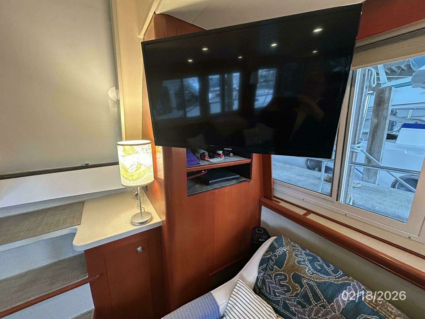 2004 Mainship 430 - Image 49
