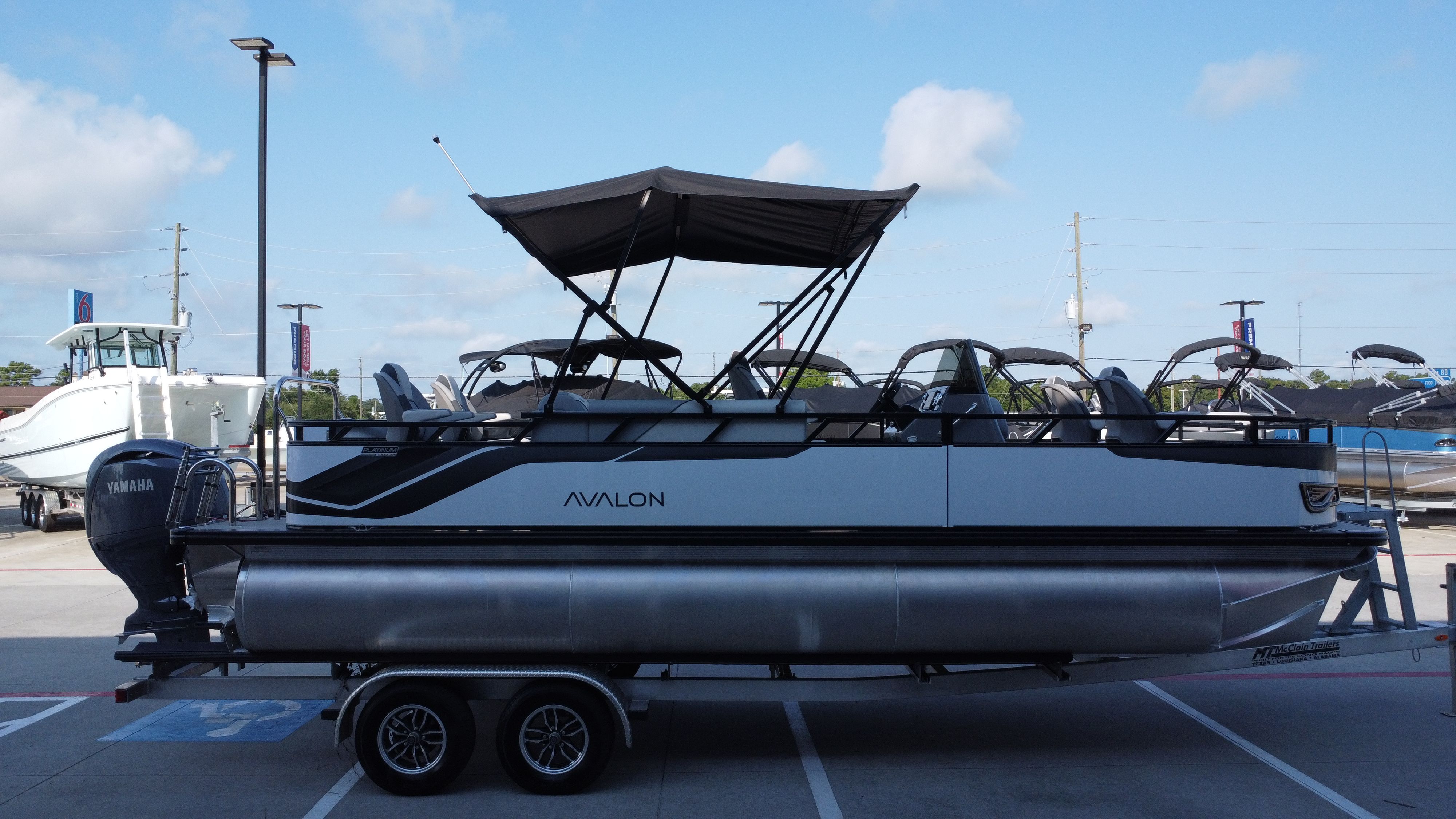 2025 Avalon Venture 85 Center Console Fish - 23' - 6