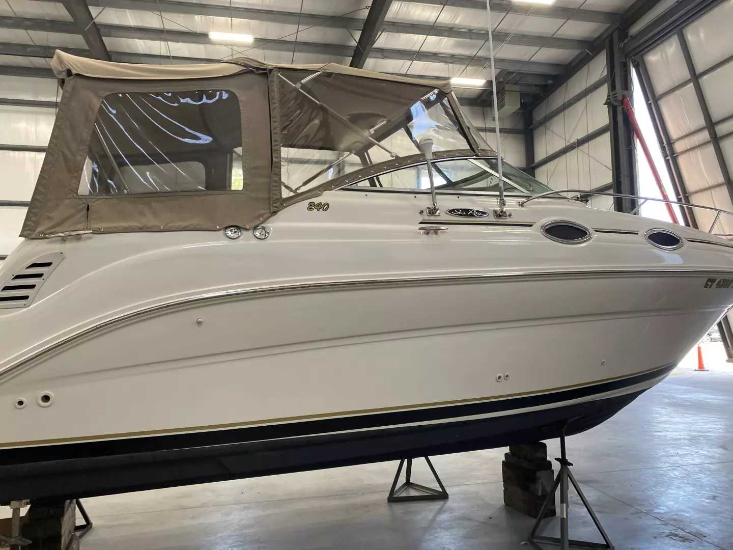2002 Sea Ray 240 Sundancer - Image 4