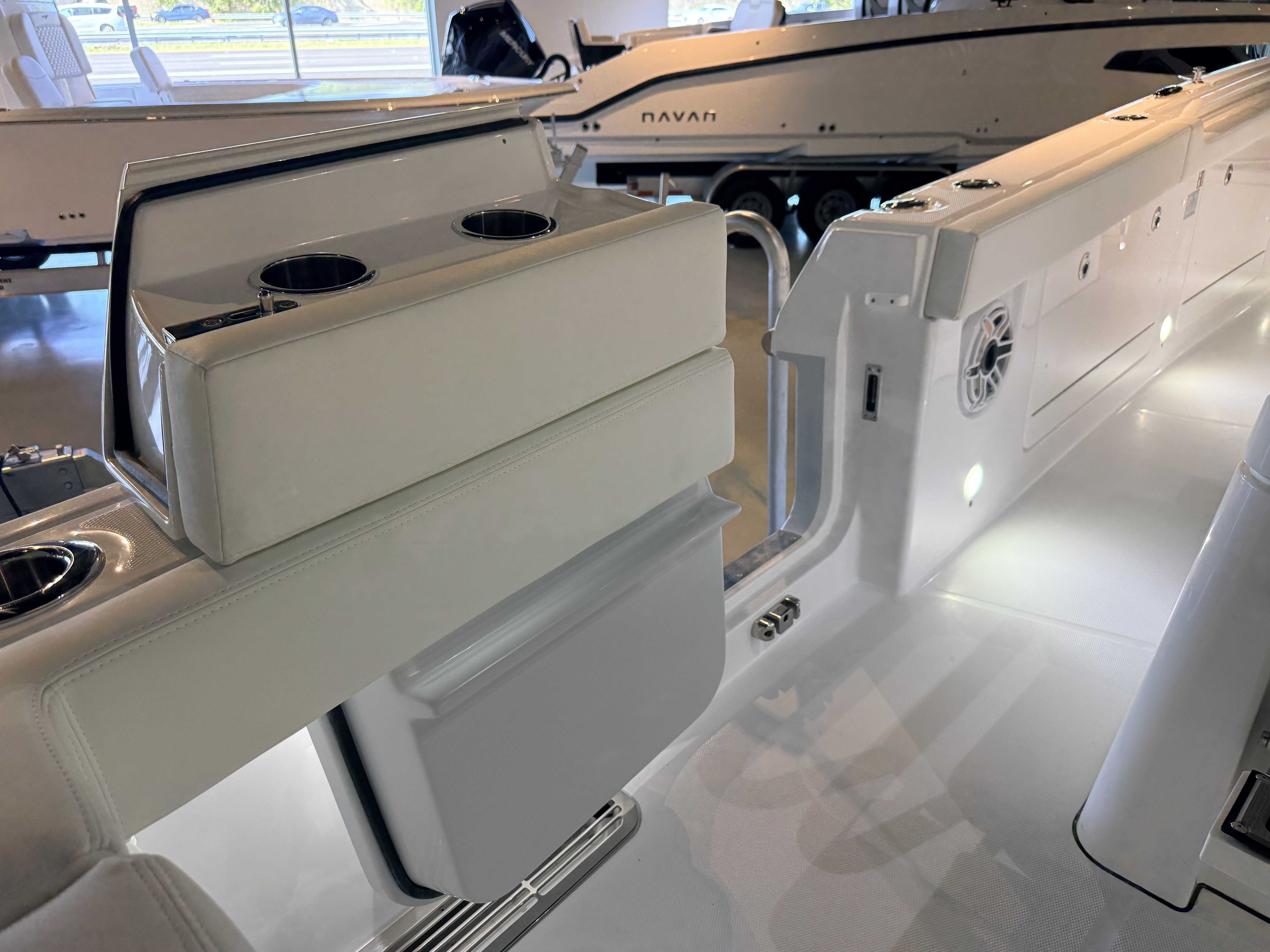2026 Everglades 285 Center Console - 52
