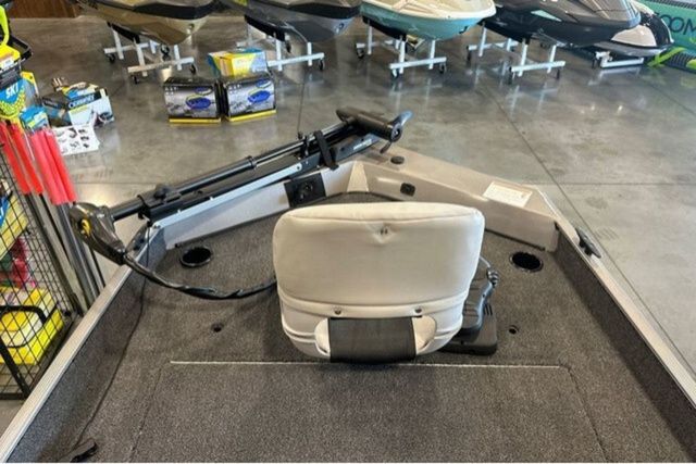 2026 Crestliner Storm - 11