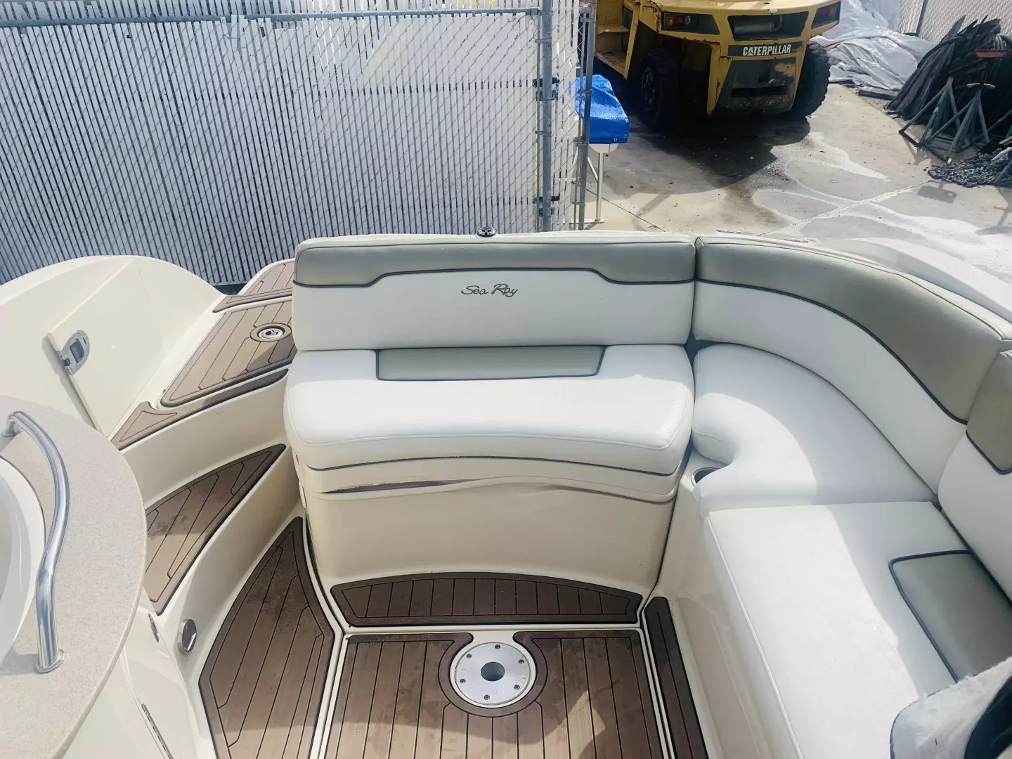 2007 Sea Ray 240 Sundeck - Image 5