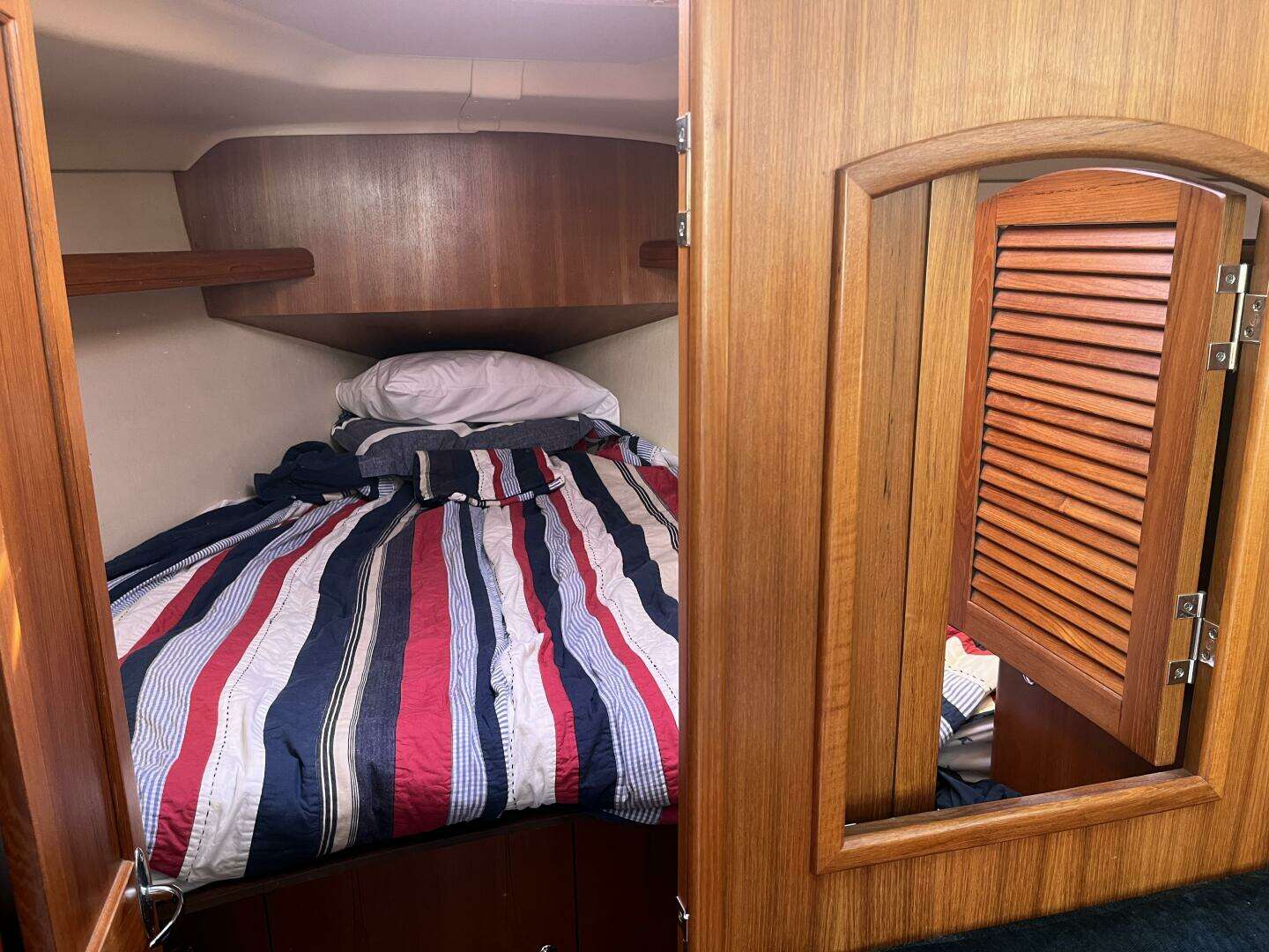 2003 Hunter 356 - Image 33
